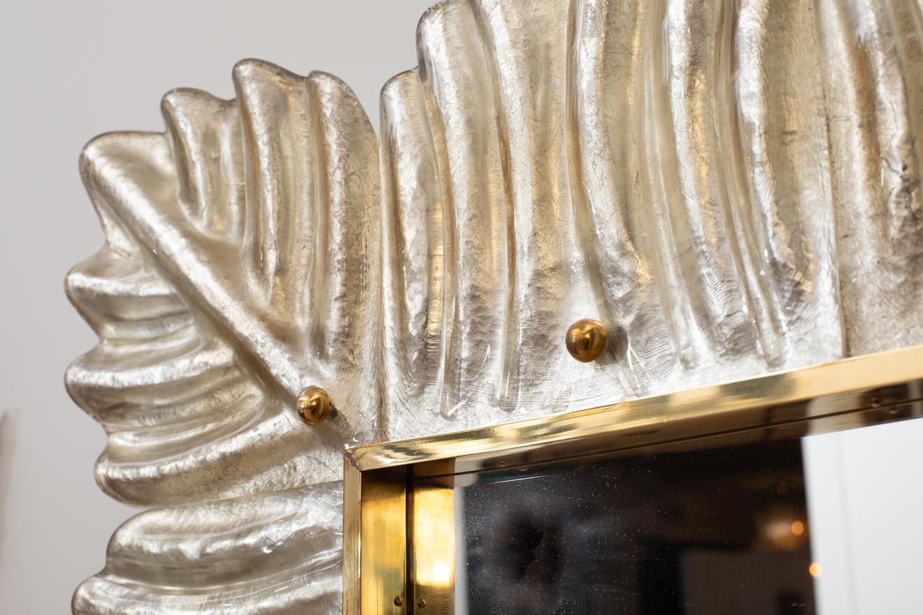 XXI secolo e contemporaneo Specchio in vetro di Murano a foglia d'argento in stile Barocco, in stock in vendita