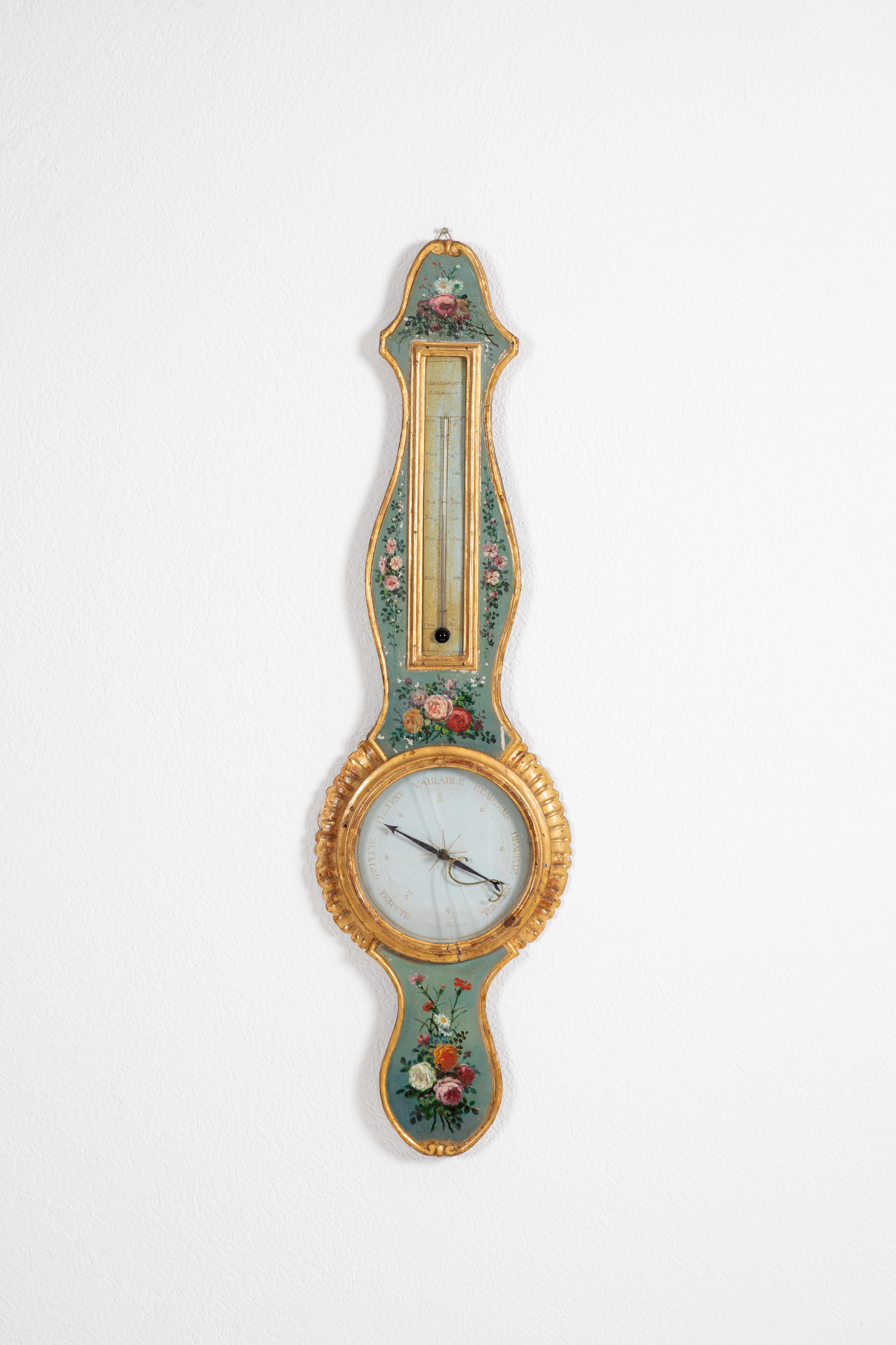 Dieses französische Barometer aus dem 18. Jahrhundert ist ein seltenes und bemerkenswertes antikes Möbelstück, das sowohl historische Bedeutung als auch exquisite Handwerkskunst verkörpert. Der Holzrahmen des Barometers ist mit polychromen