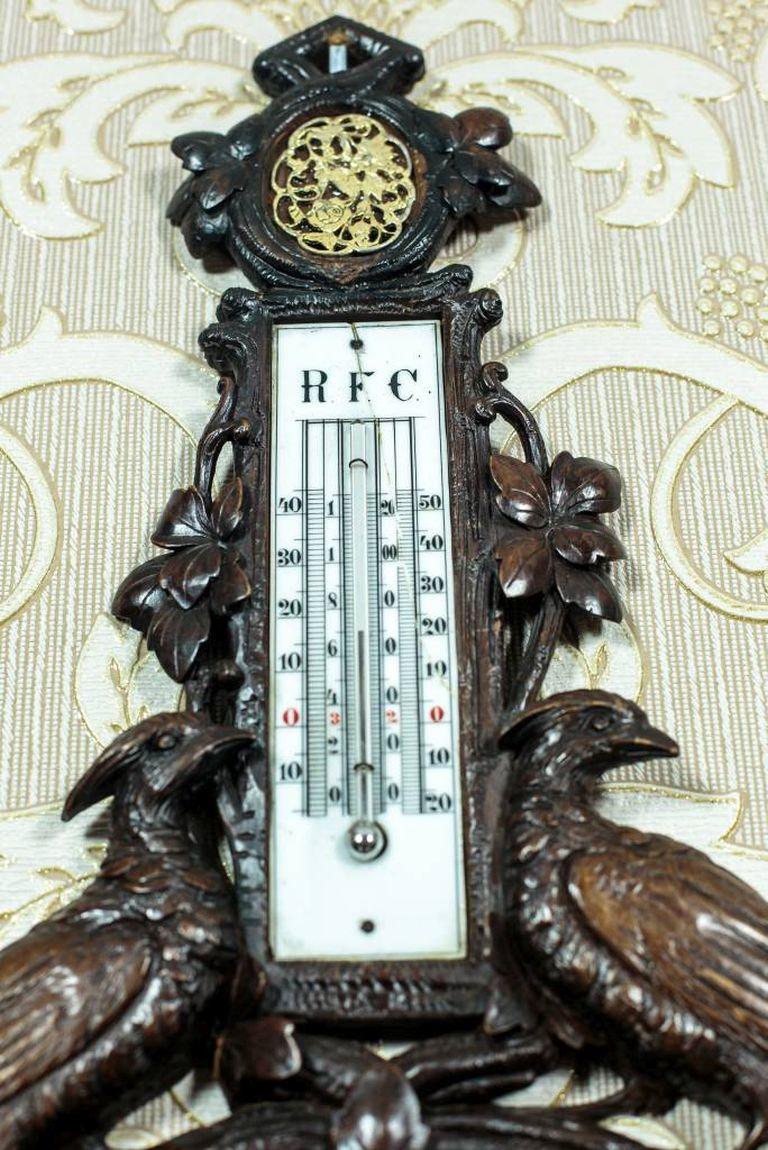 Barometer in a Carved Case, circa 1880 In Good Condition In Opole, PL