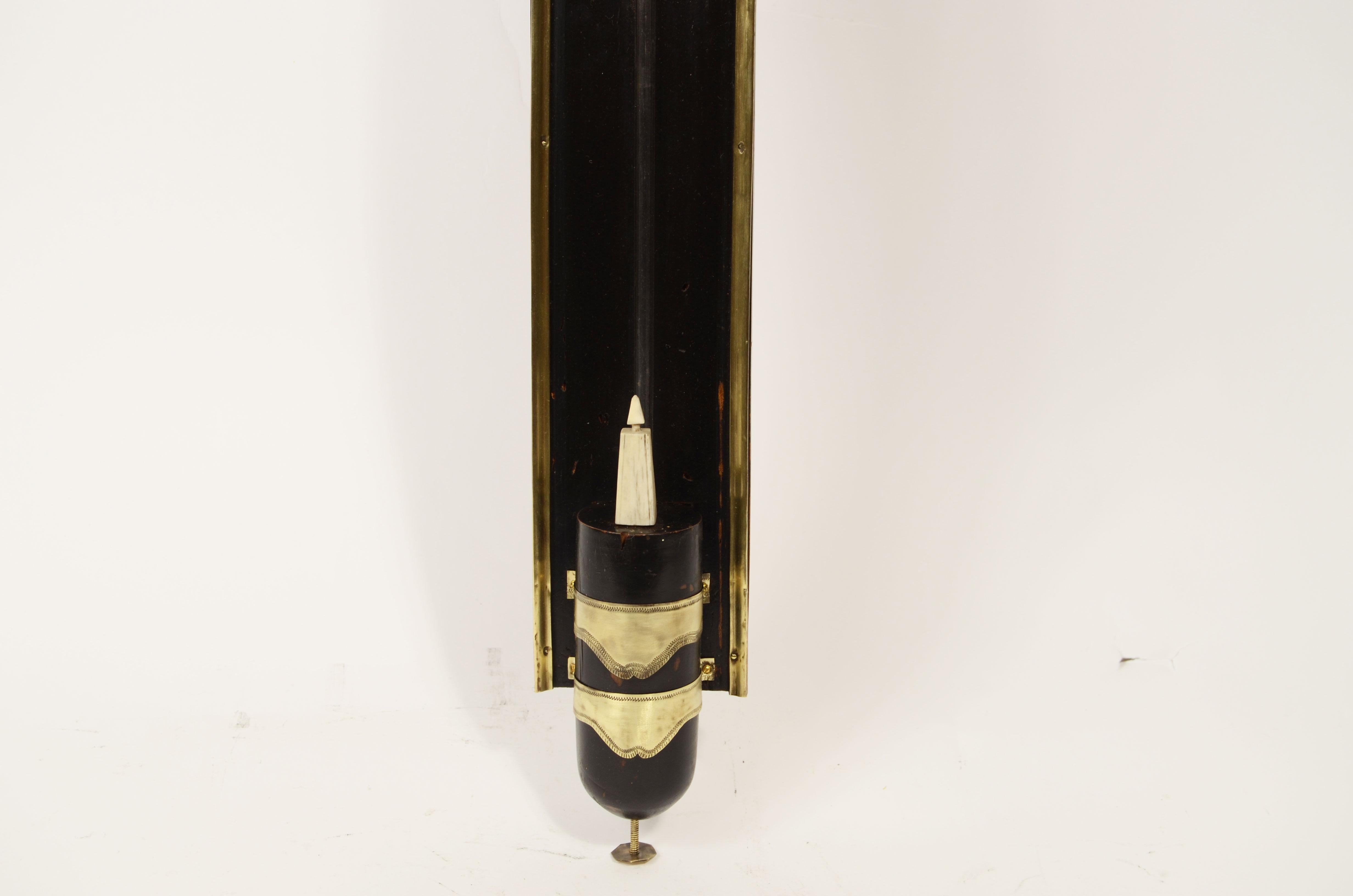 Barometro a stecca in legno filettato in ottone ai bordi Giovanni Maineri 1820 in vendita 1