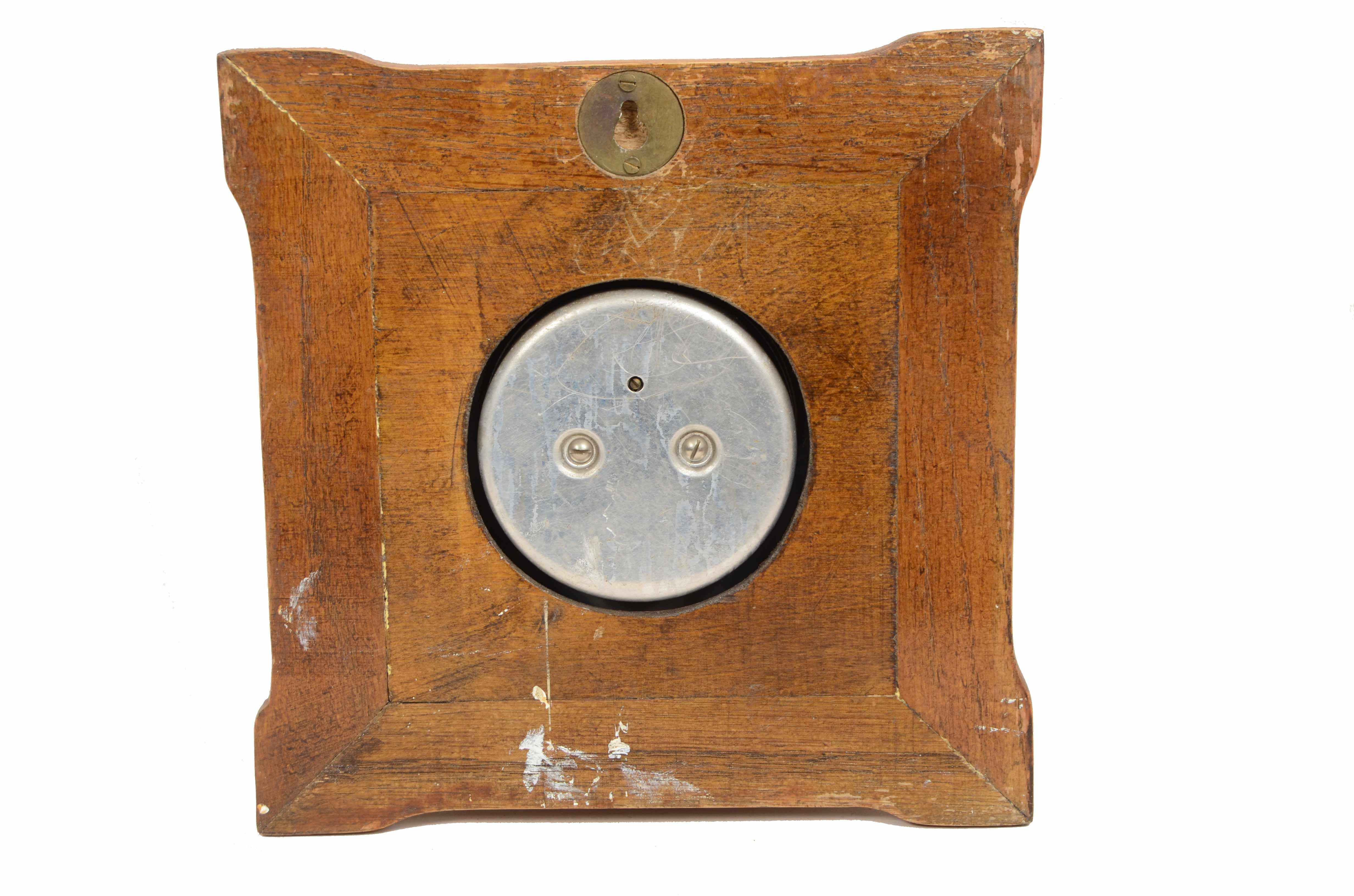 English oak wall-mounted aneroid barometer signed Smiths 1940s  For Sale 4