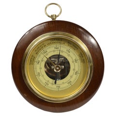Deutsches Aneroidbarometer  der 1950er Jahre aus Holz, Messing und Glas