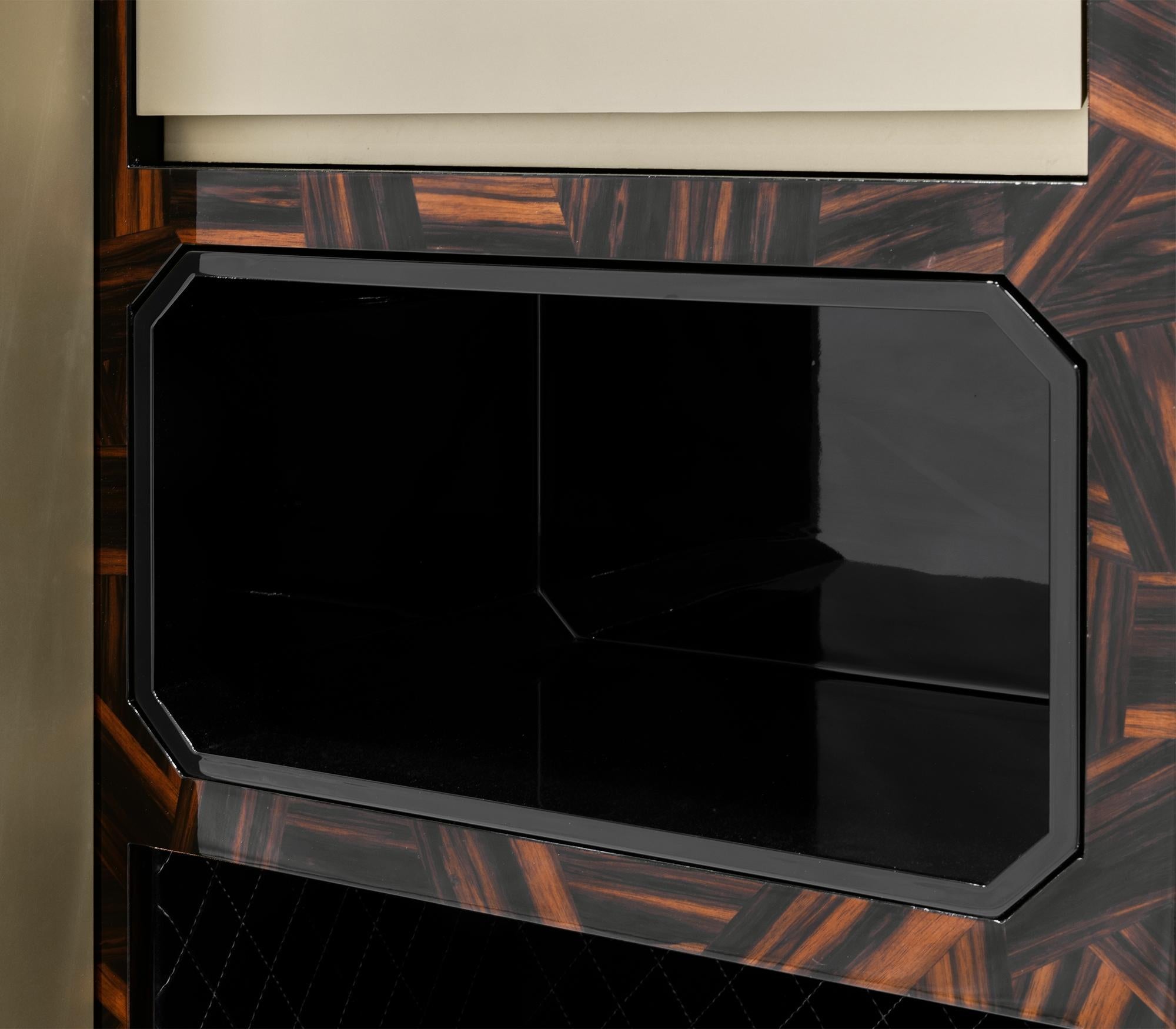 Cassaforte elettrica di lusso Baron Matte Champagne - Ottone lavorato a mano - Boca Do Lobo in vendita 4