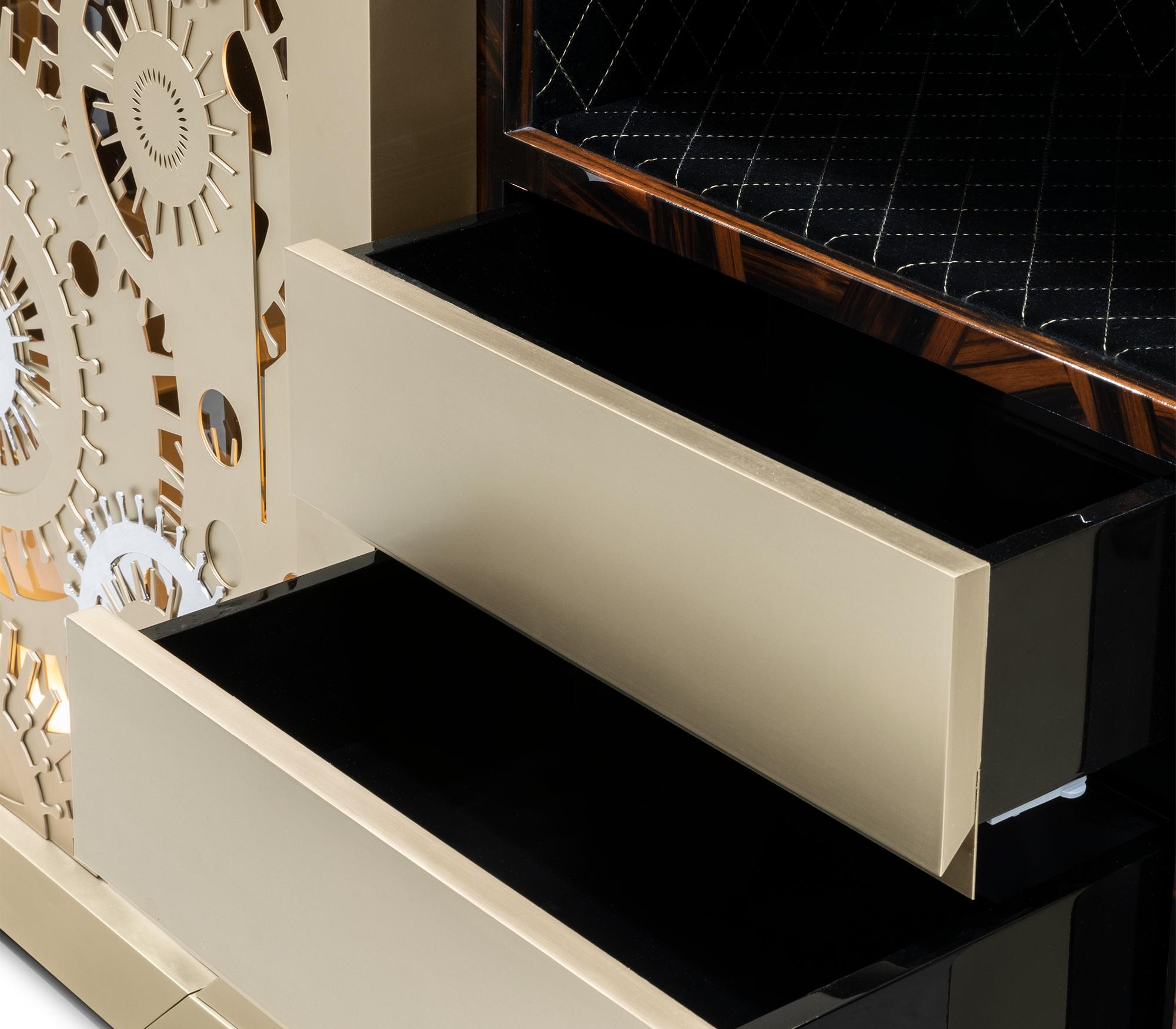 Cassaforte elettrica di lusso Baron Matte Champagne - Ottone lavorato a mano - Boca Do Lobo in vendita 5
