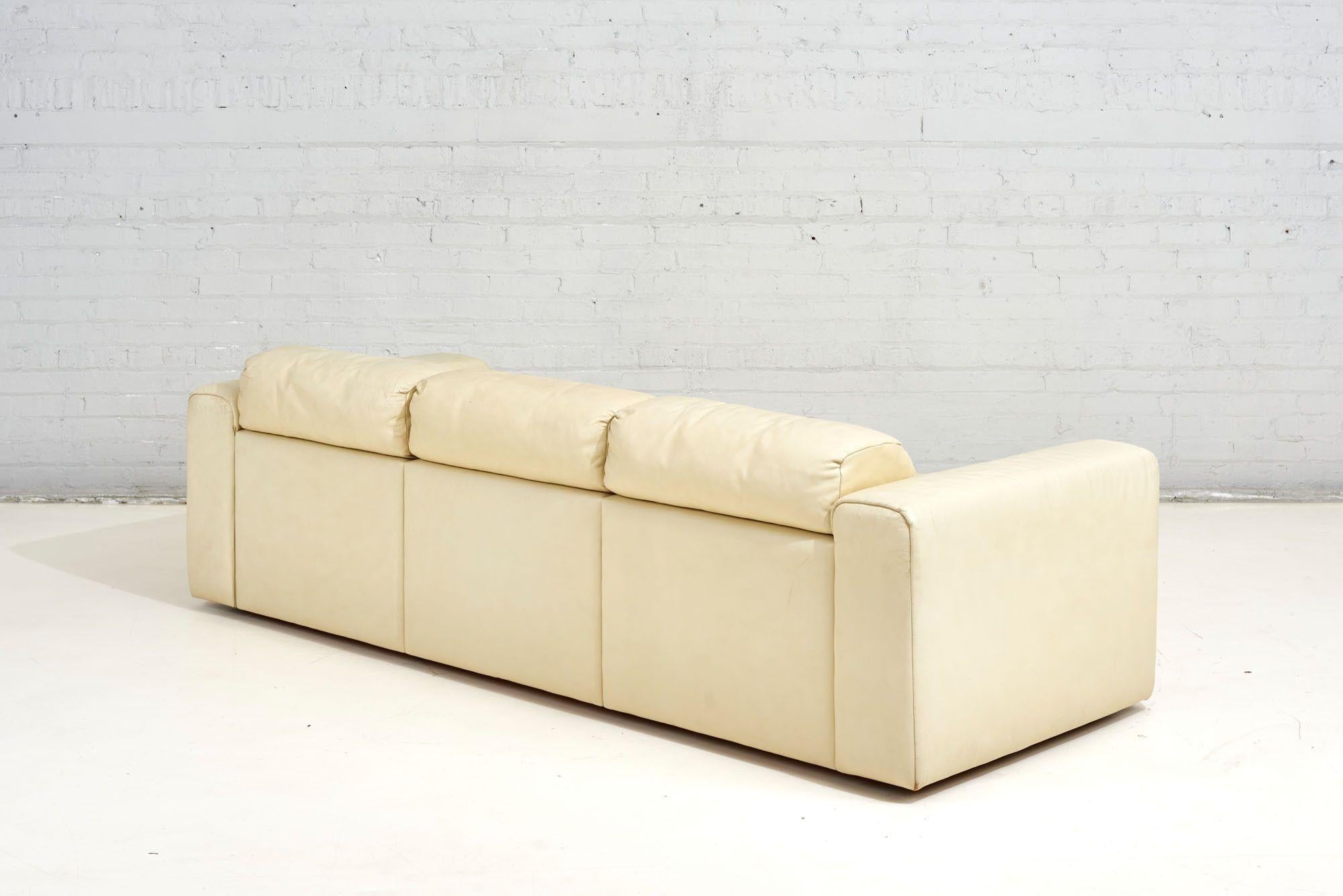 Baron Sofa by Robert Haussmann for Stendig, Cream Leather, 1970 For Sale 1