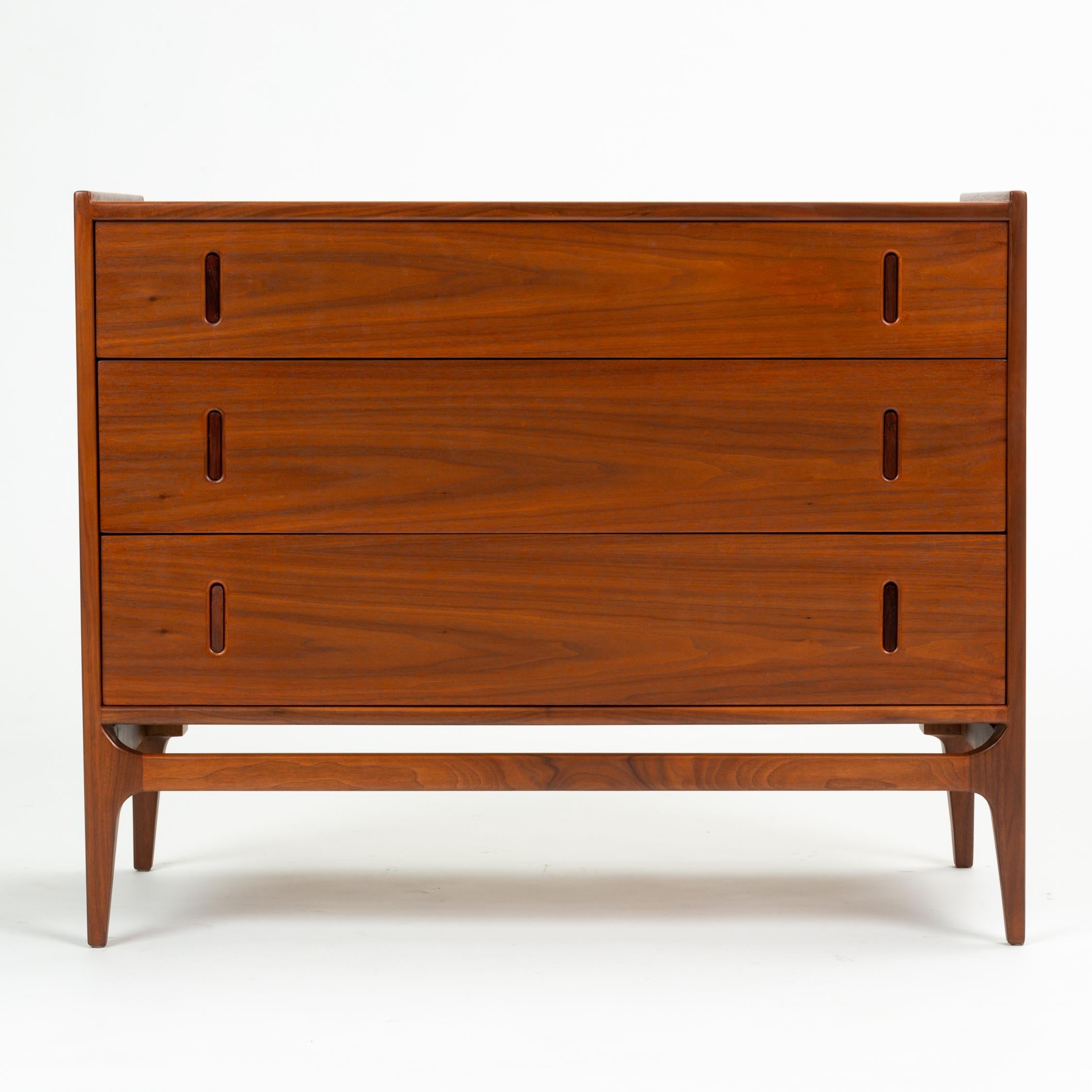 baronet dresser