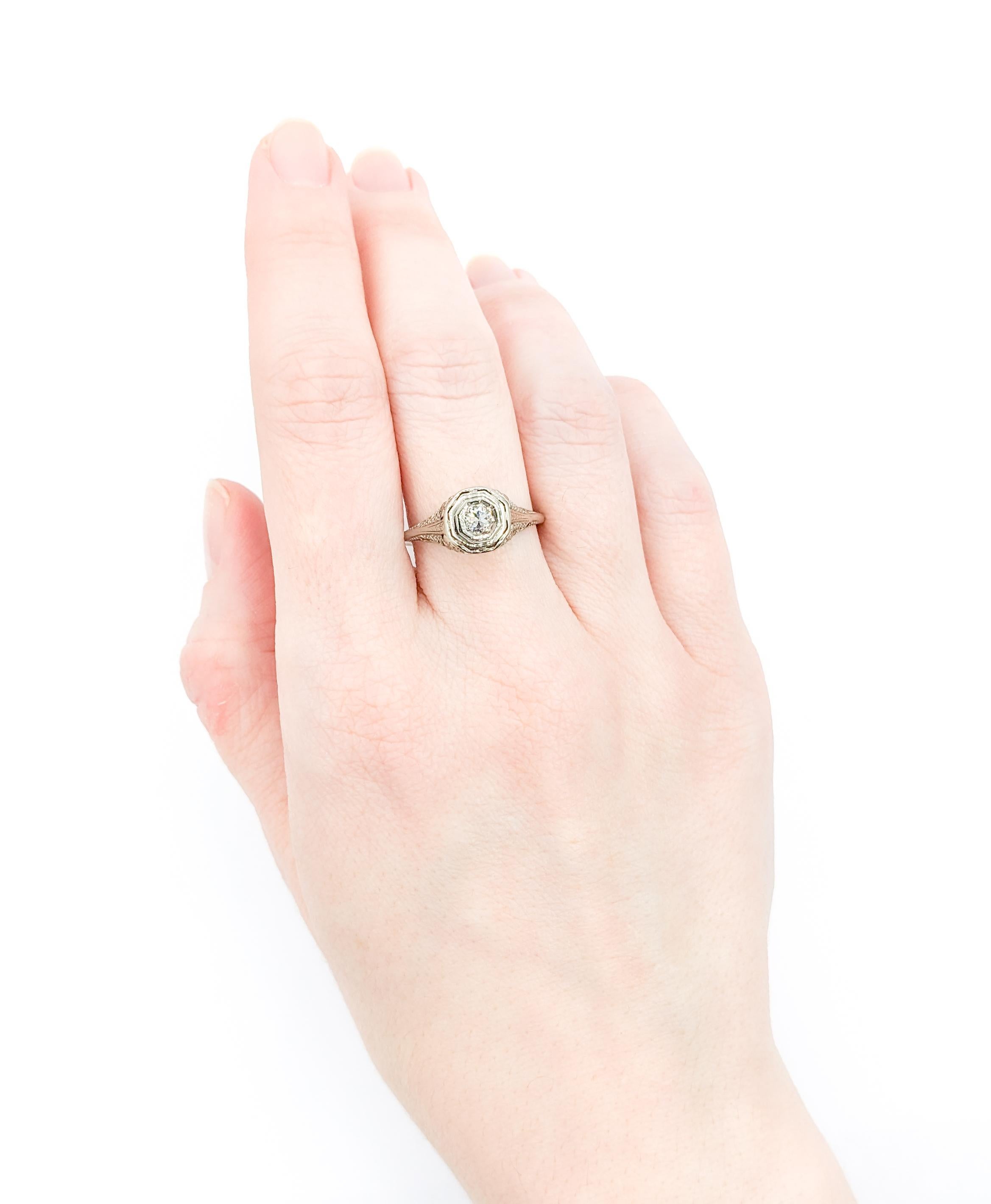 Taglio rotondo Anello antico 18k con diamante da 0,20 carati in vendita