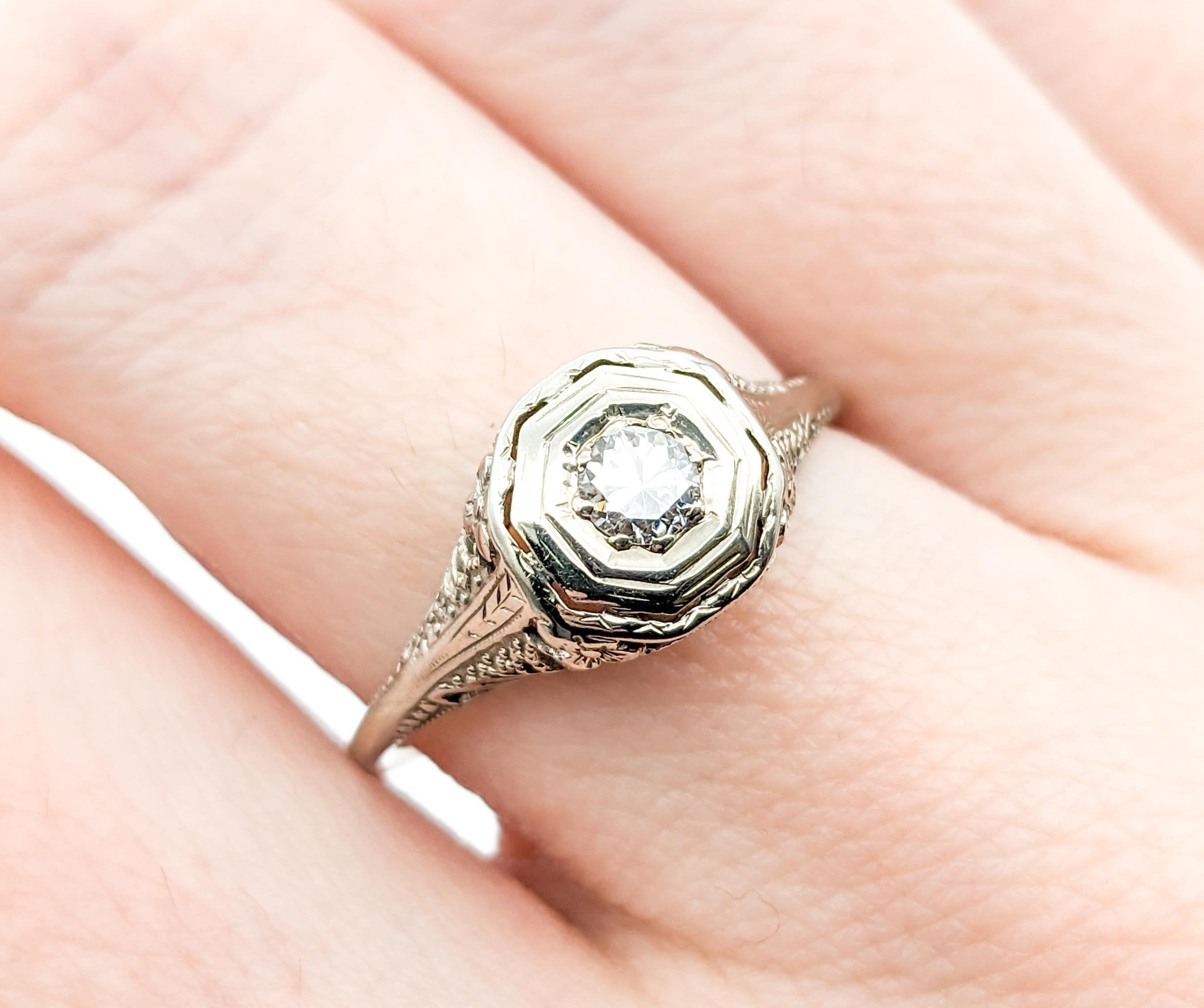 Women's Antique 18k Antique .20ct Diamond Ring For Sale
