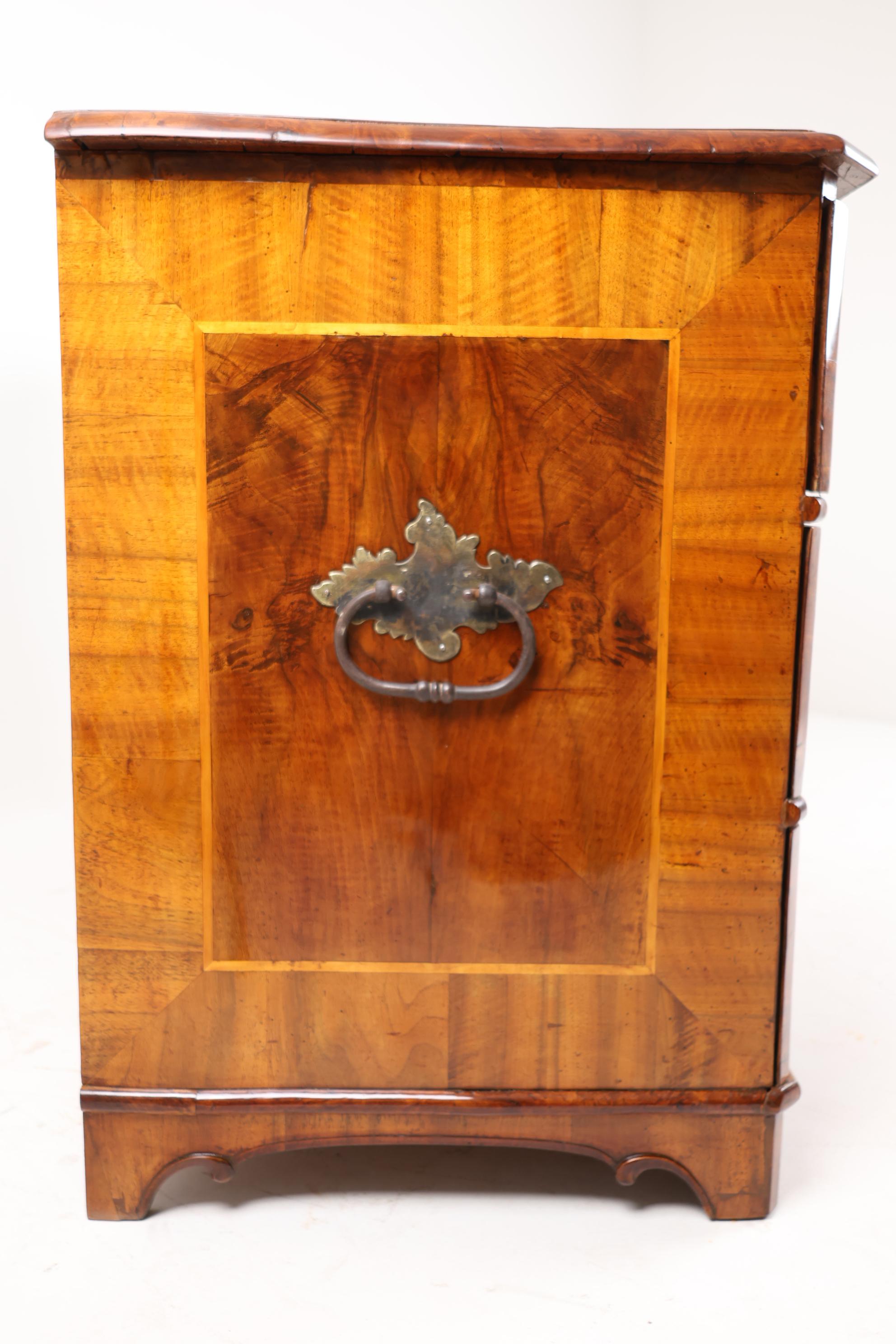 Cassettiera barocca del XVIII secolo in vendita 5