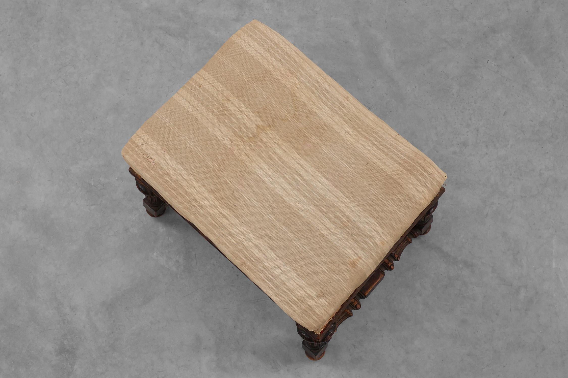 Taburete barroco de roble del siglo XIX de estilo Luis XV, Francia en venta 3