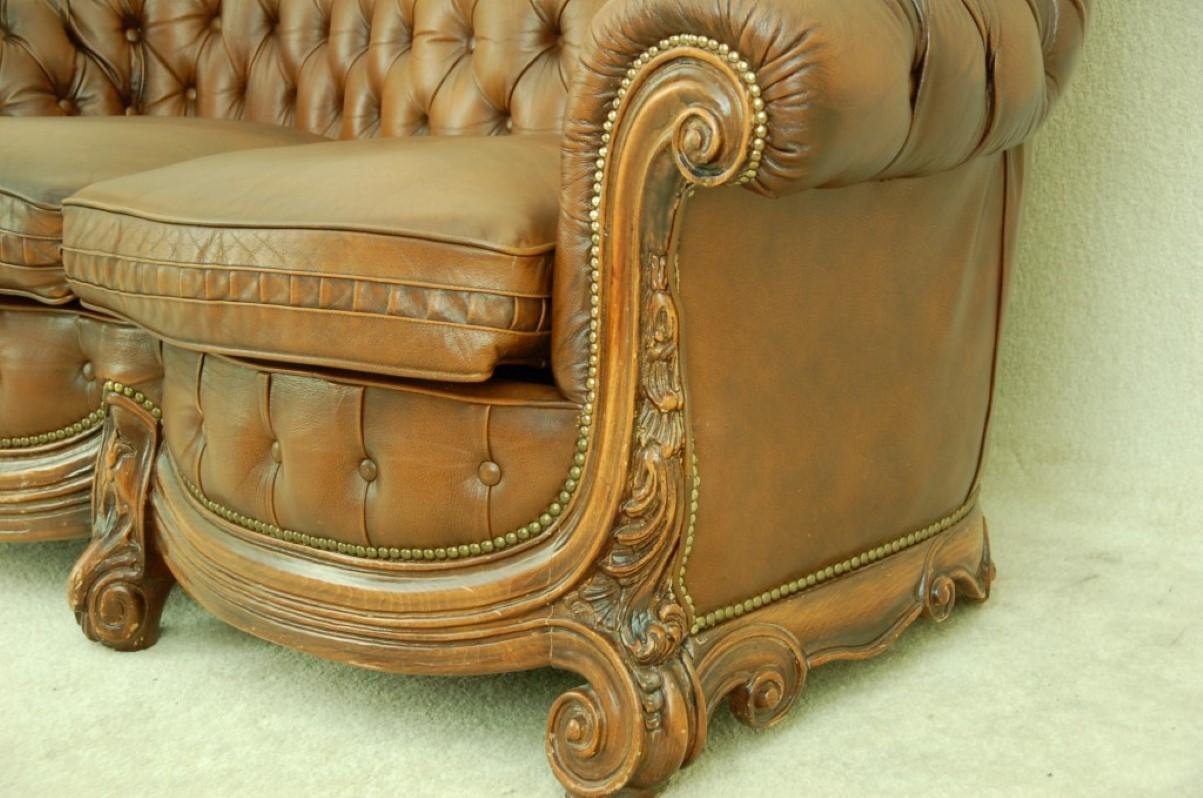 Baroque, 20th Century Chesterfield Settee Special Rare to Find For Sale 7