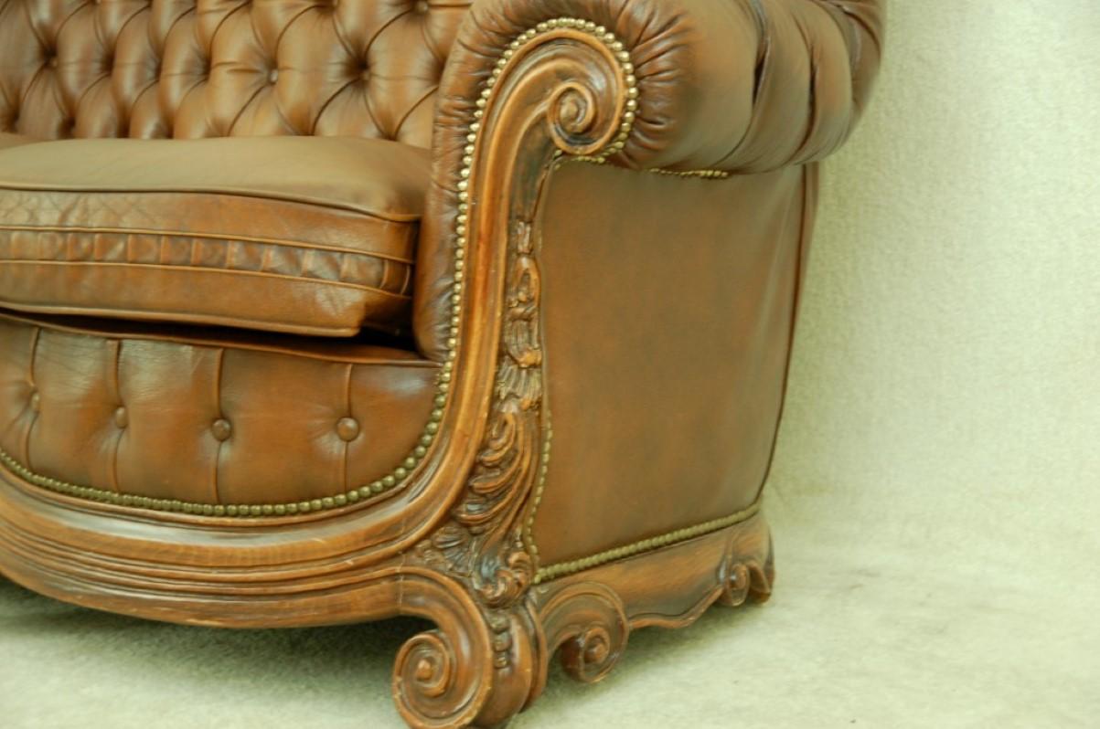Baroque, 20th Century Chesterfield Settee Special Rare to Find For Sale 9