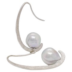 Baroque Akoya Pearl Dangle Earring in 18k White Gold