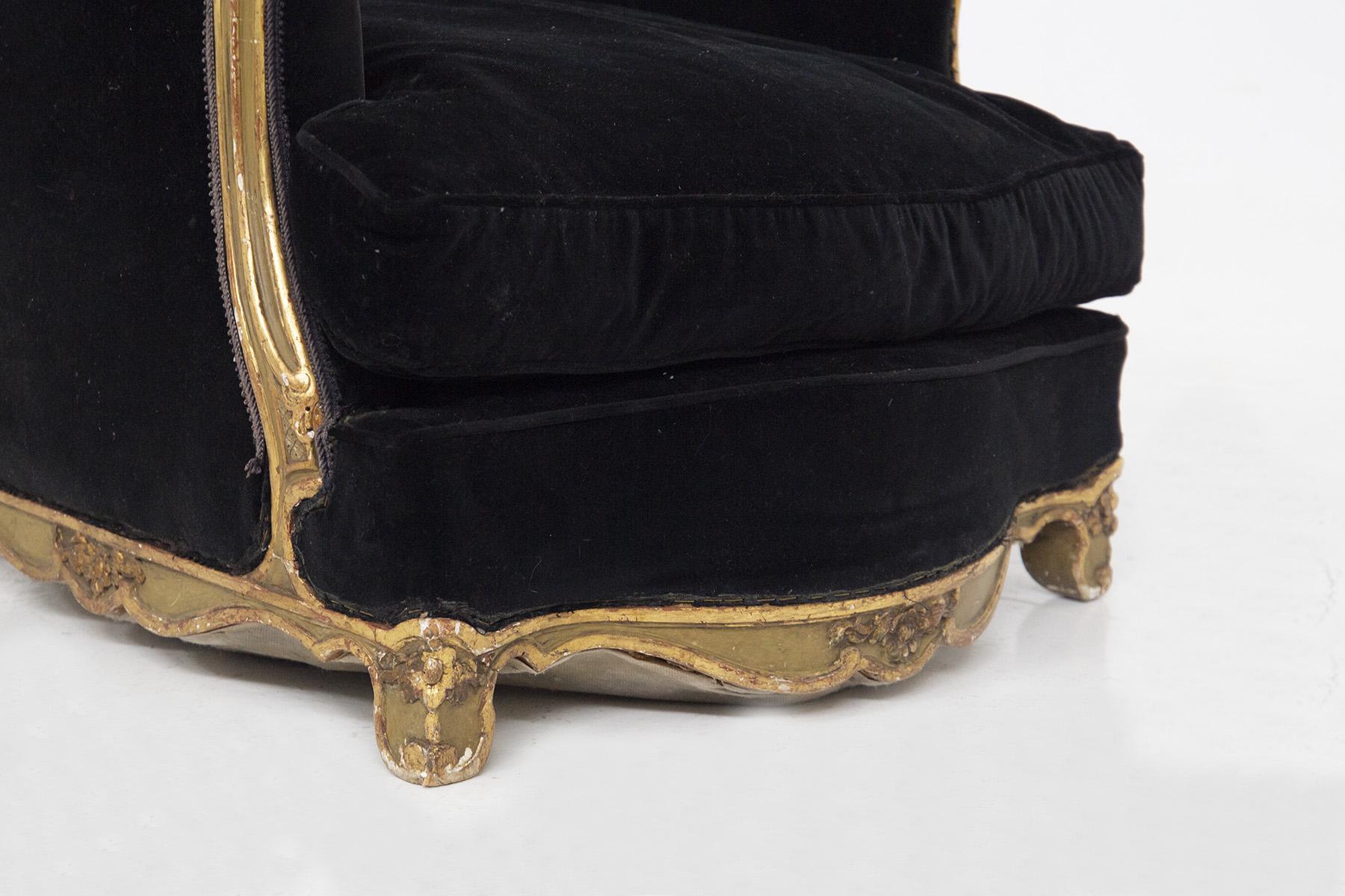 Italian Baroque Armchair in Giltwood and Black Velvet For Sale