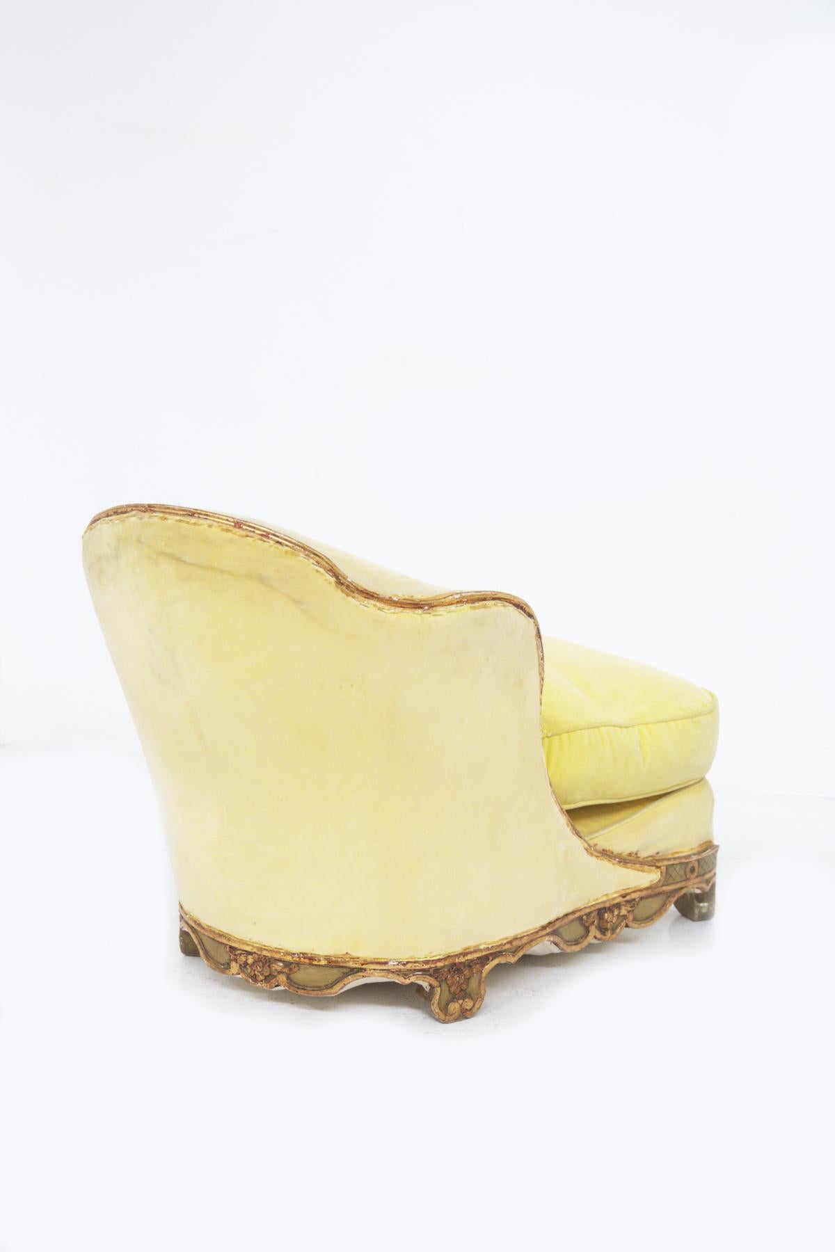 Baroque Armchair in Giltwood and Yellow Velvet For Sale 6