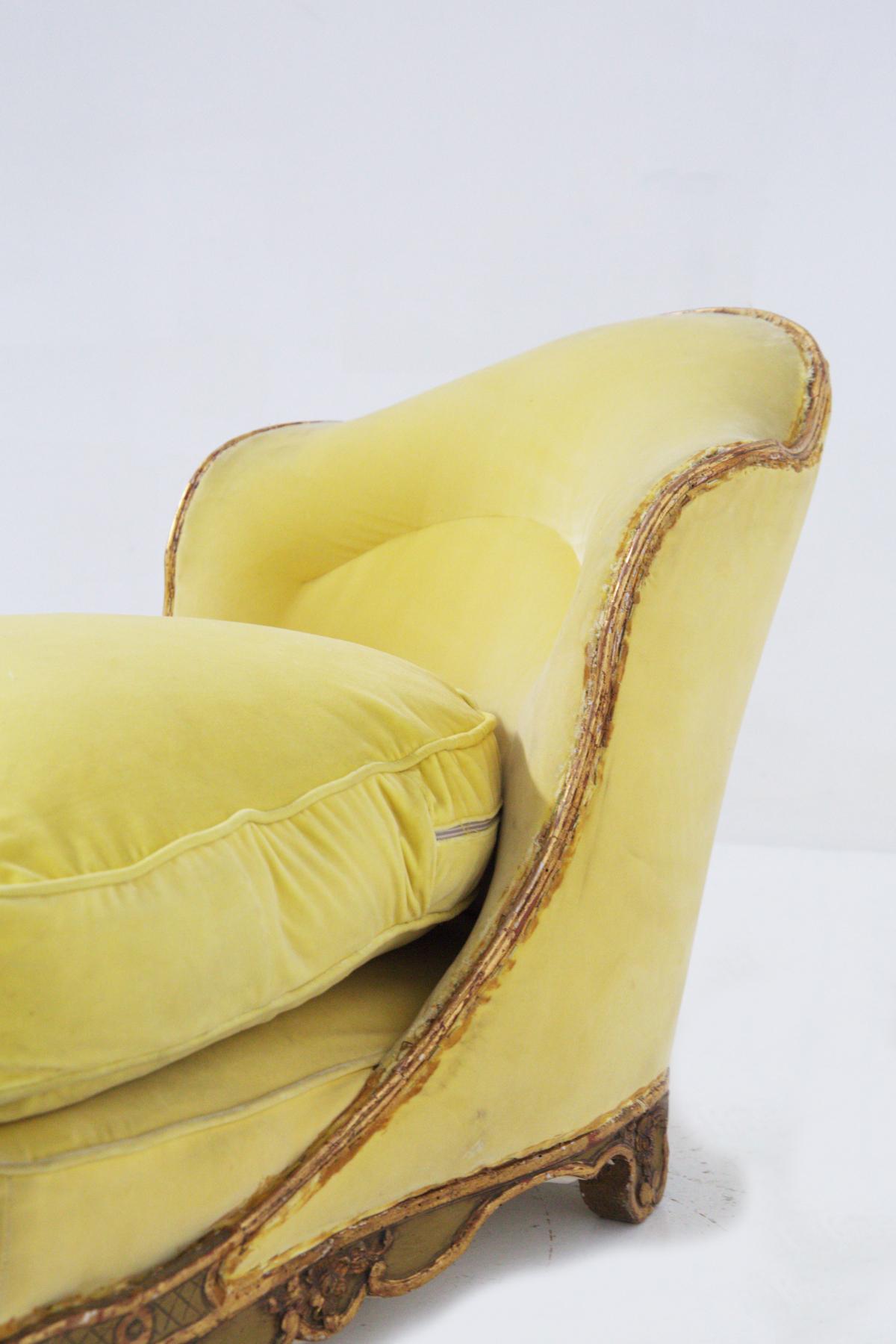 Baroque Armchair in Giltwood and Yellow Velvet For Sale 8