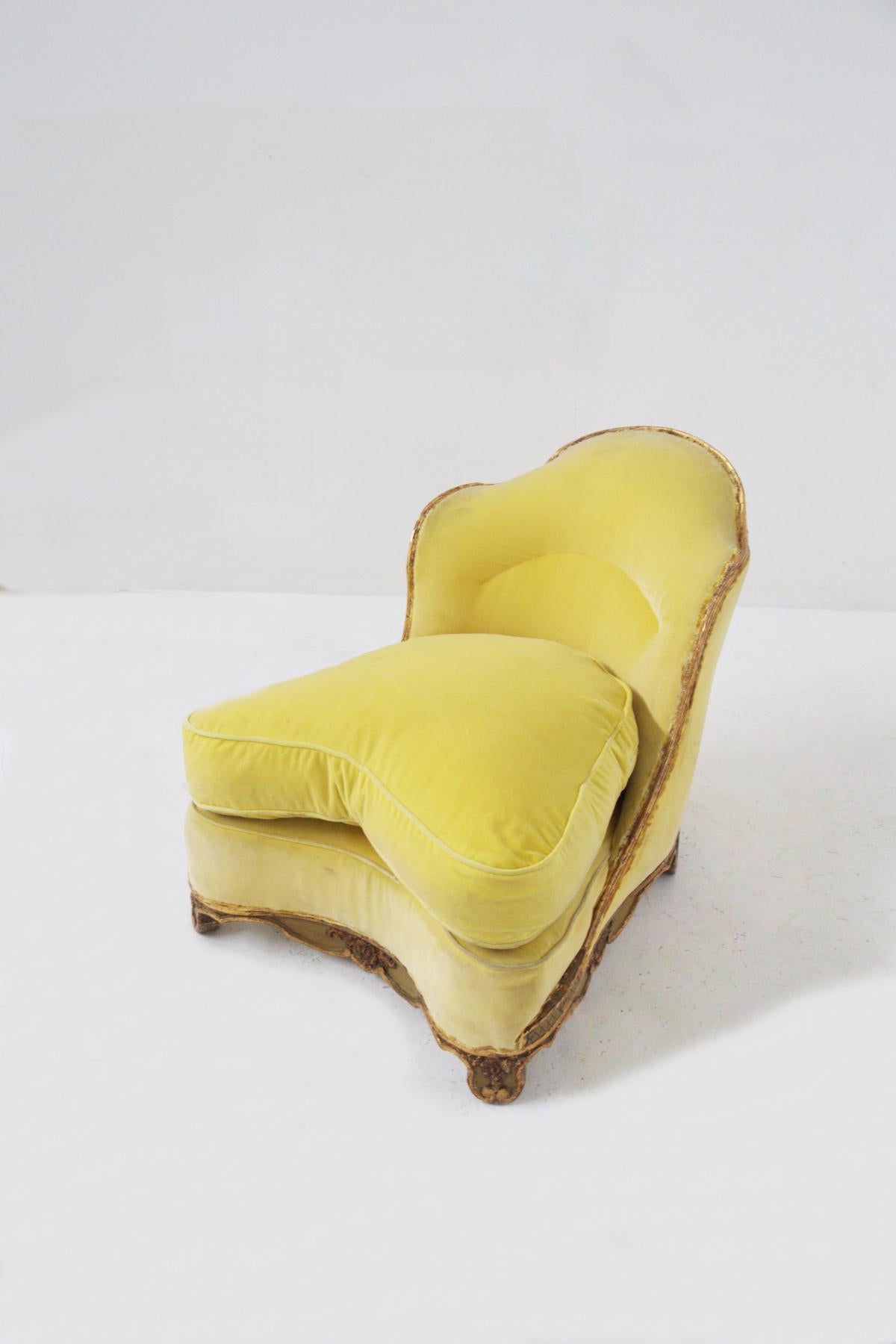 Baroque Armchair in Giltwood and Yellow Velvet For Sale 2