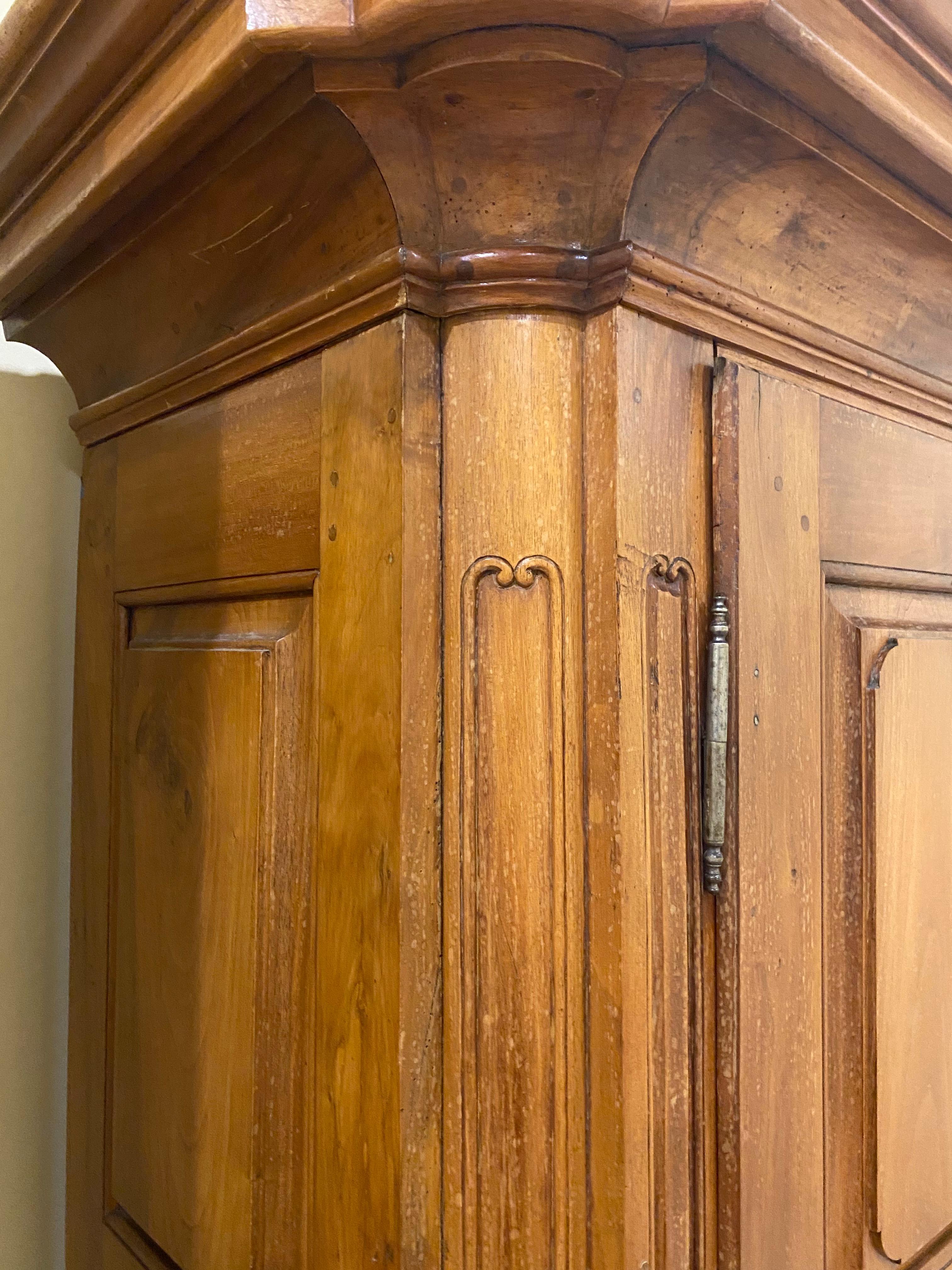 Baroque Armoire, South Germany 1750, Walnut In Good Condition For Sale In Belmont, MA