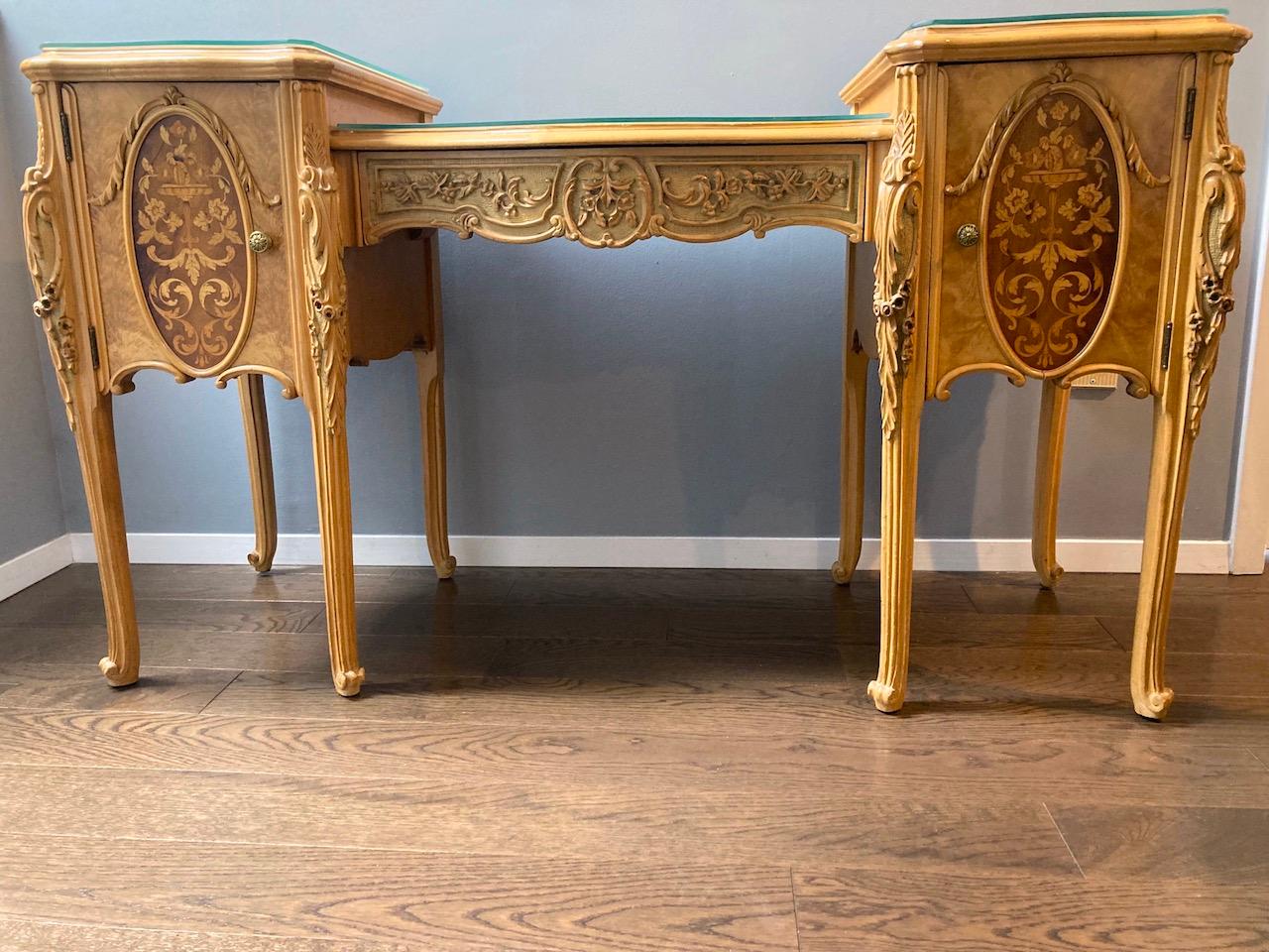 Baroque Bedroom Set Edwardian American Crotch Mahogany Louis XV Style 6 Pieces For Sale 5
