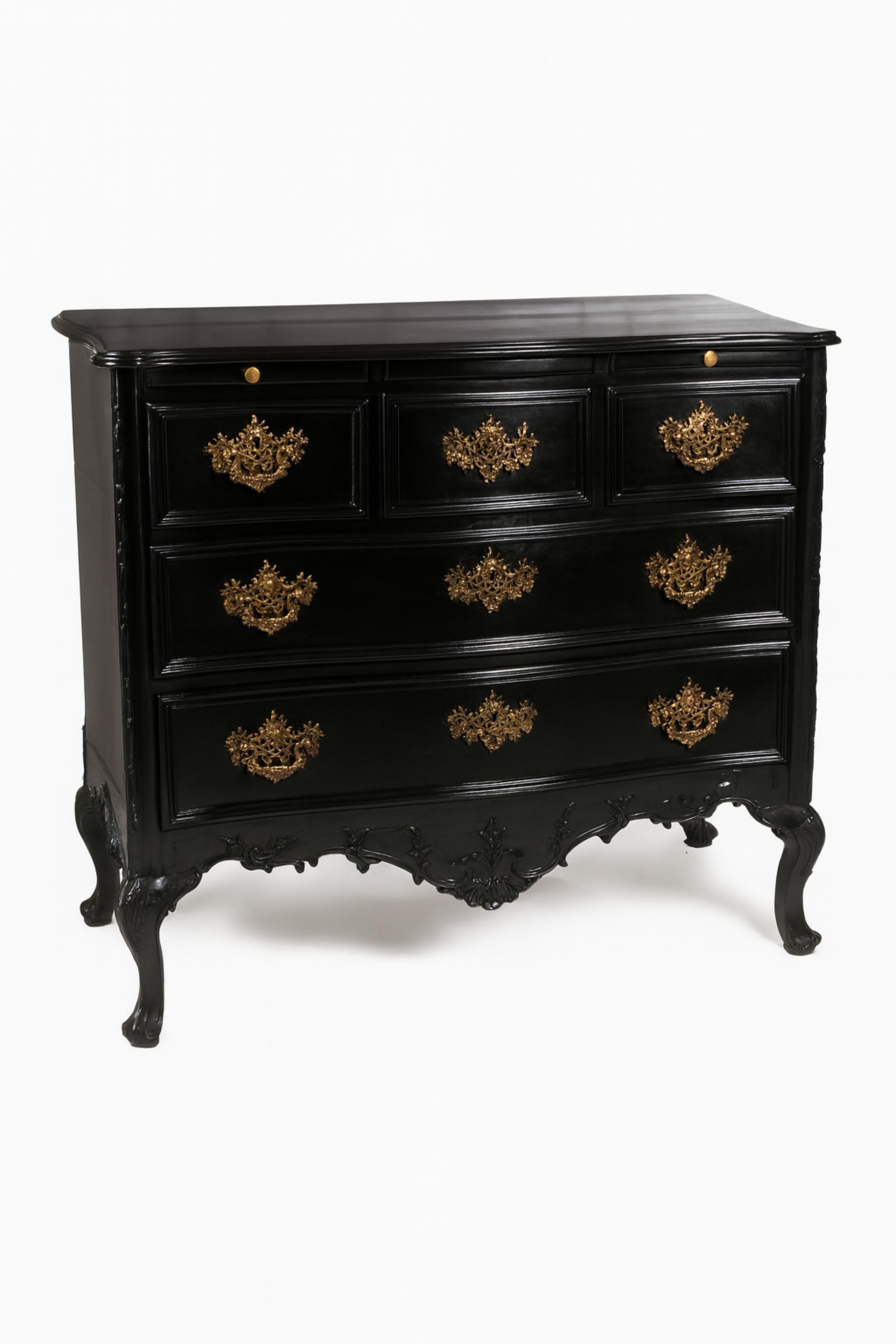 Barocco Cassettiera barocca in lacca nera, XIX secolo in vendita