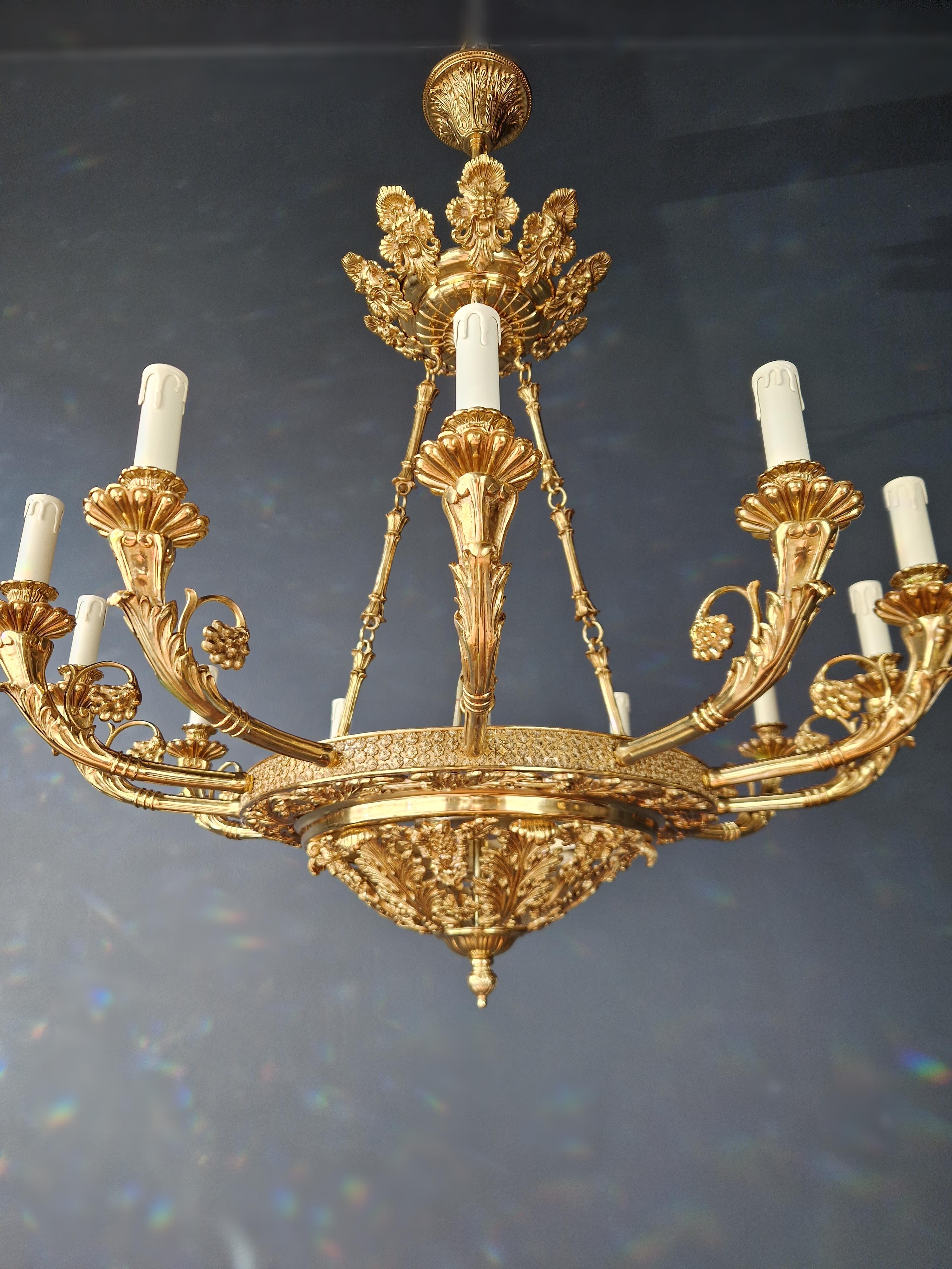Baroque Lustre Empire baroque laiton lustre cristal lustre or antique en vente