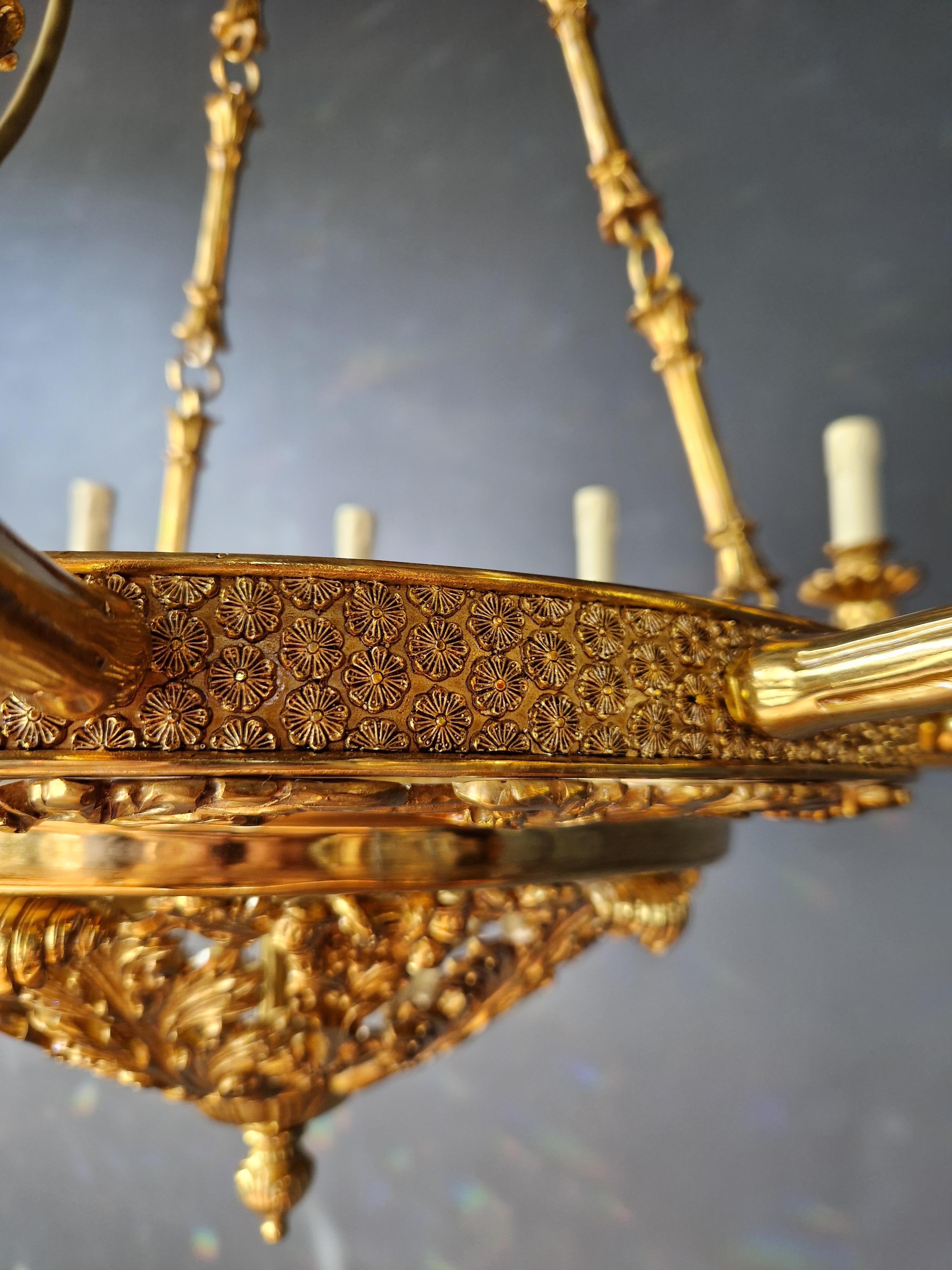 Lustre Empire baroque laiton lustre cristal lustre or antique en vente 1