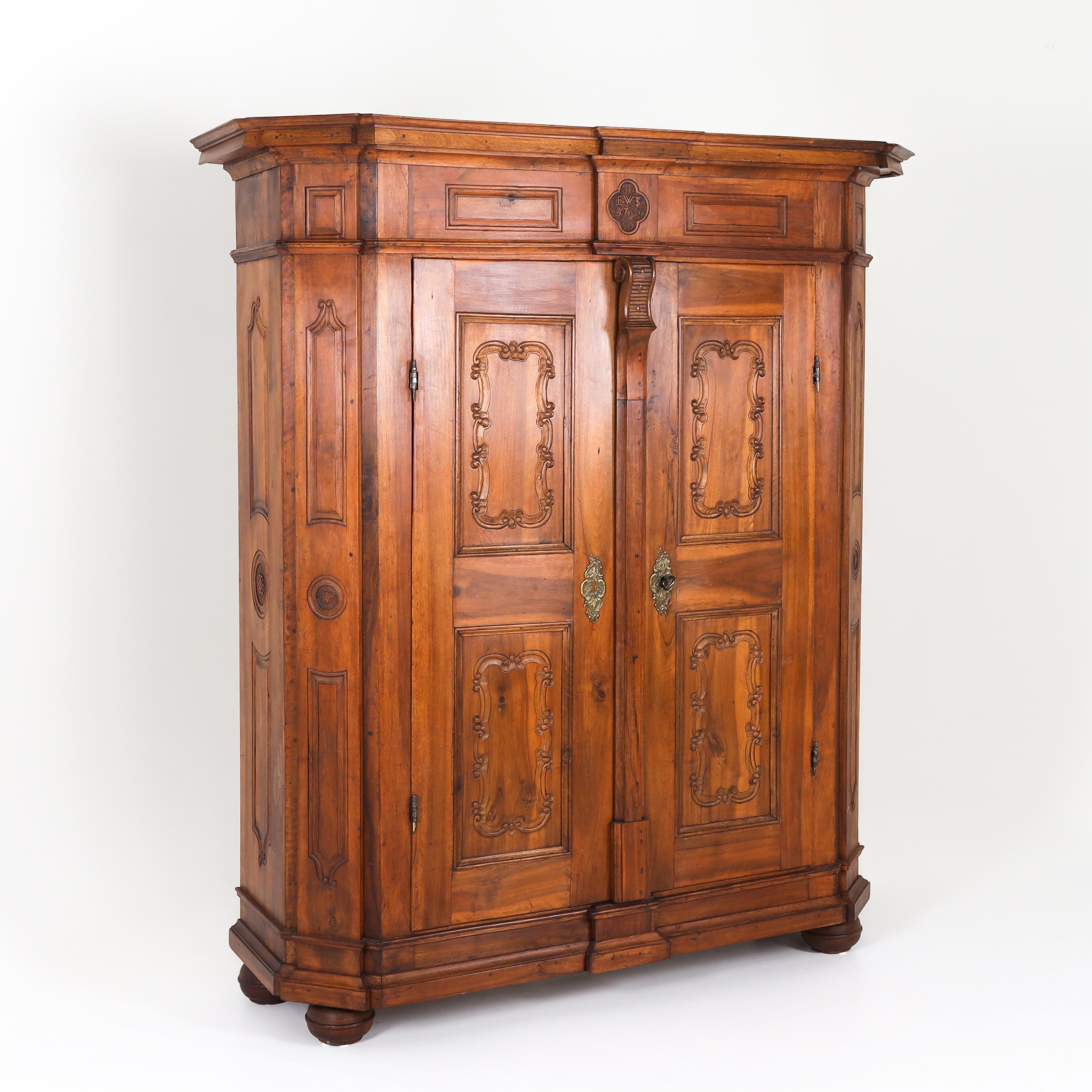 Baroque Cabinet, Mid-18th Century In Good Condition For Sale In Greding, DE