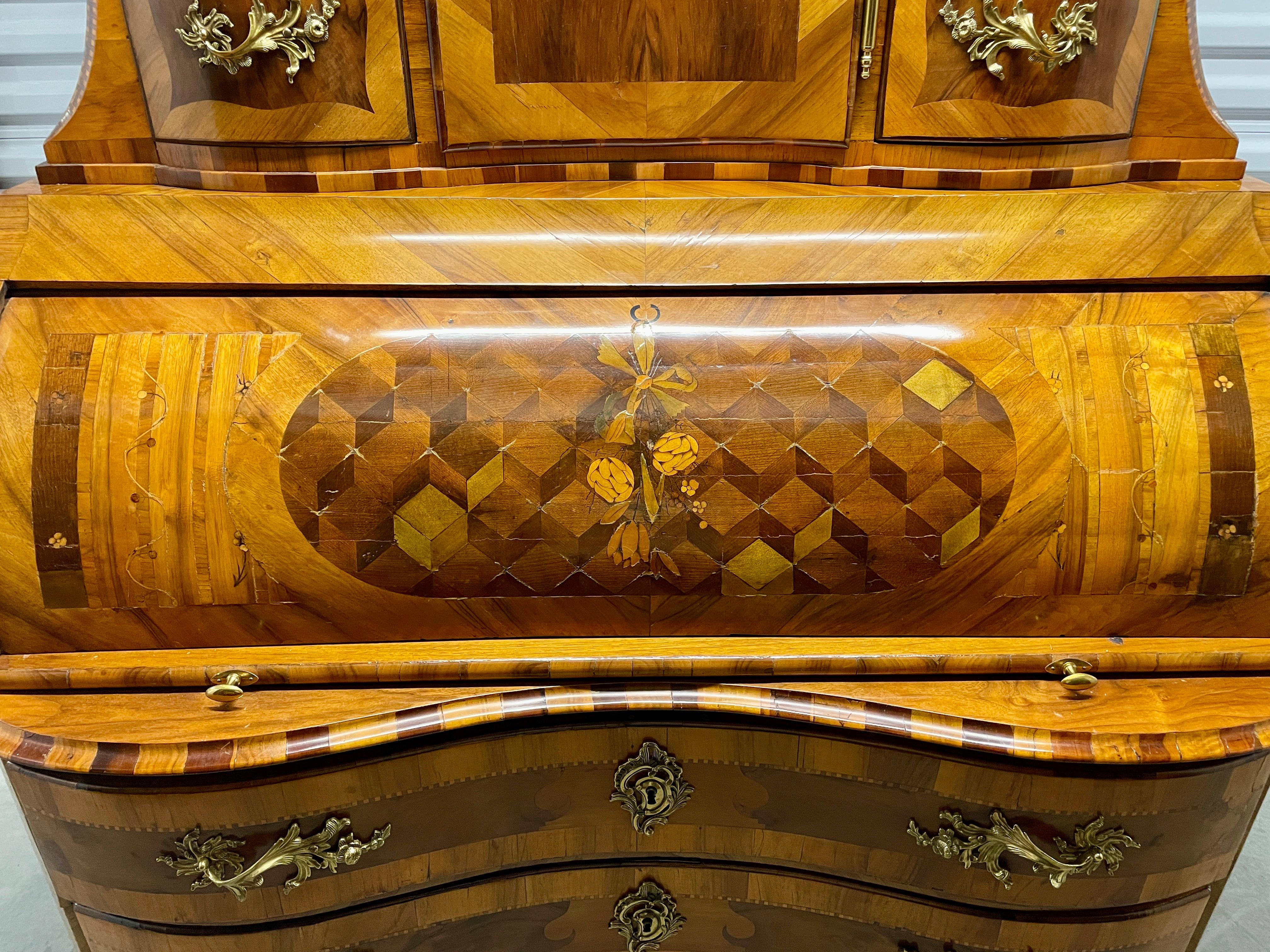 Placage Meuble de rangement baroque avec secrétaire, Allemagne 1760-70 en vente