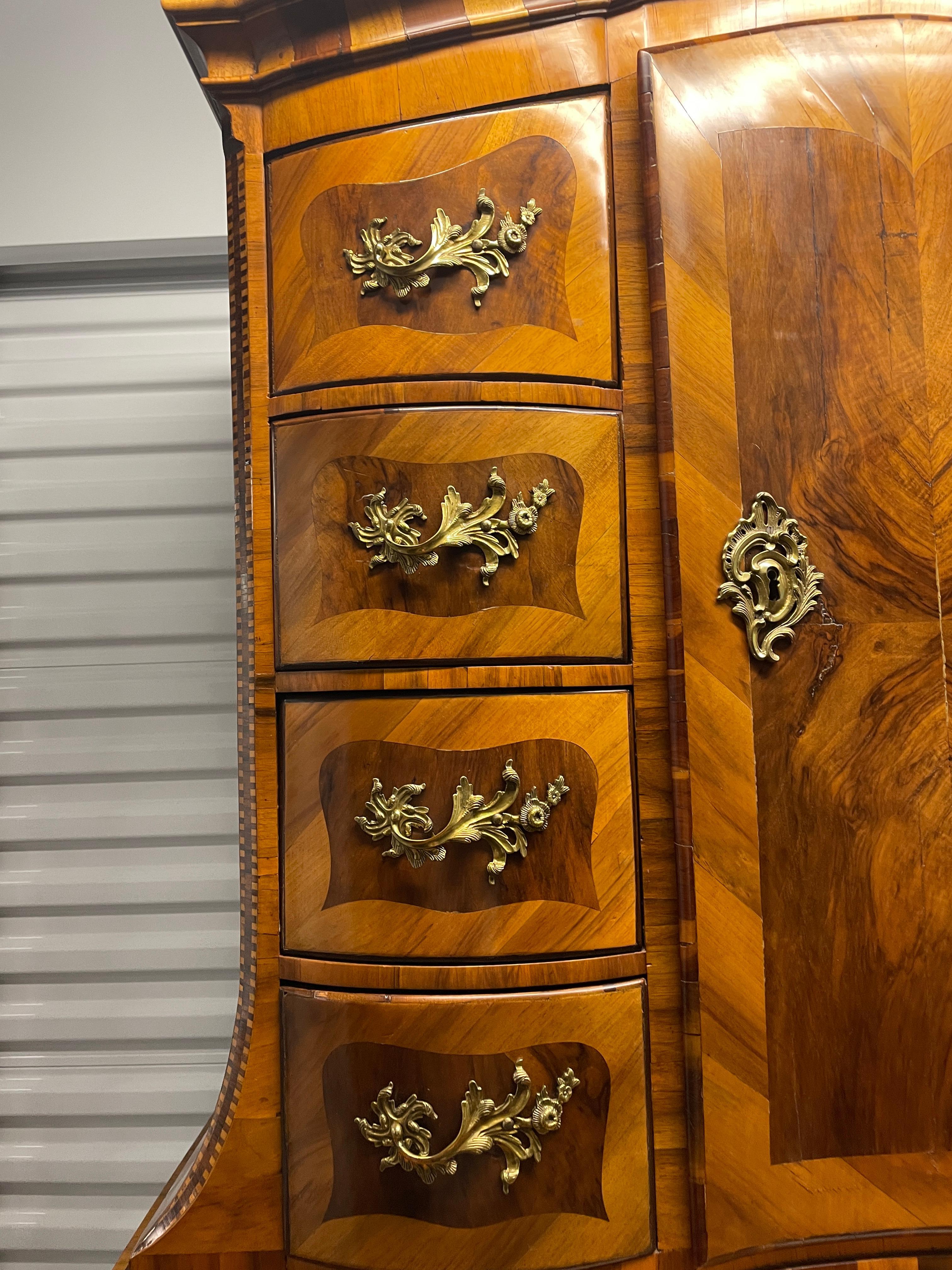 Noyer Meuble de rangement baroque avec secrétaire, Allemagne 1760-70 en vente