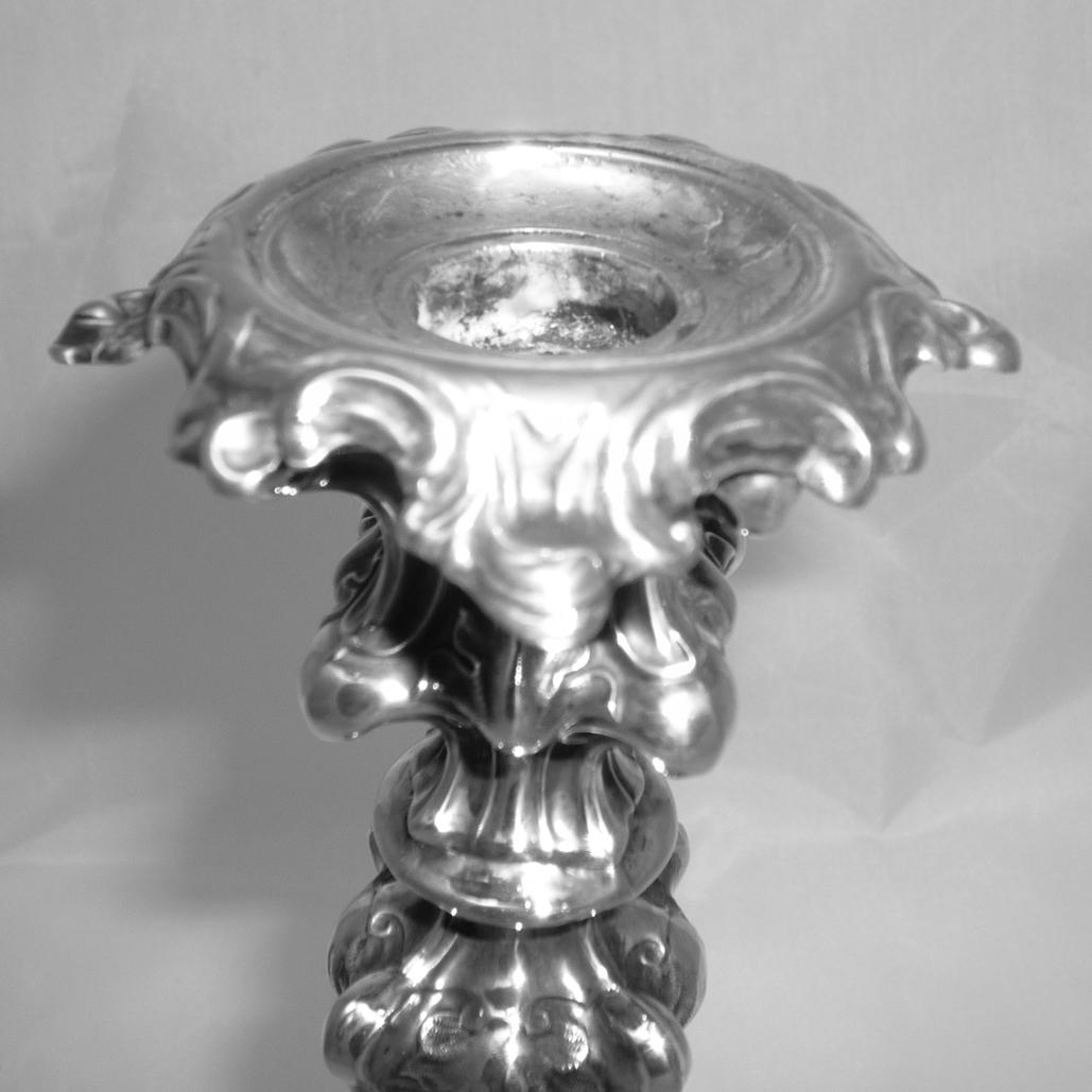 Hammered Baroque Candlestick Silver, circa 1750, with Rocailles and Acanthus For Sale