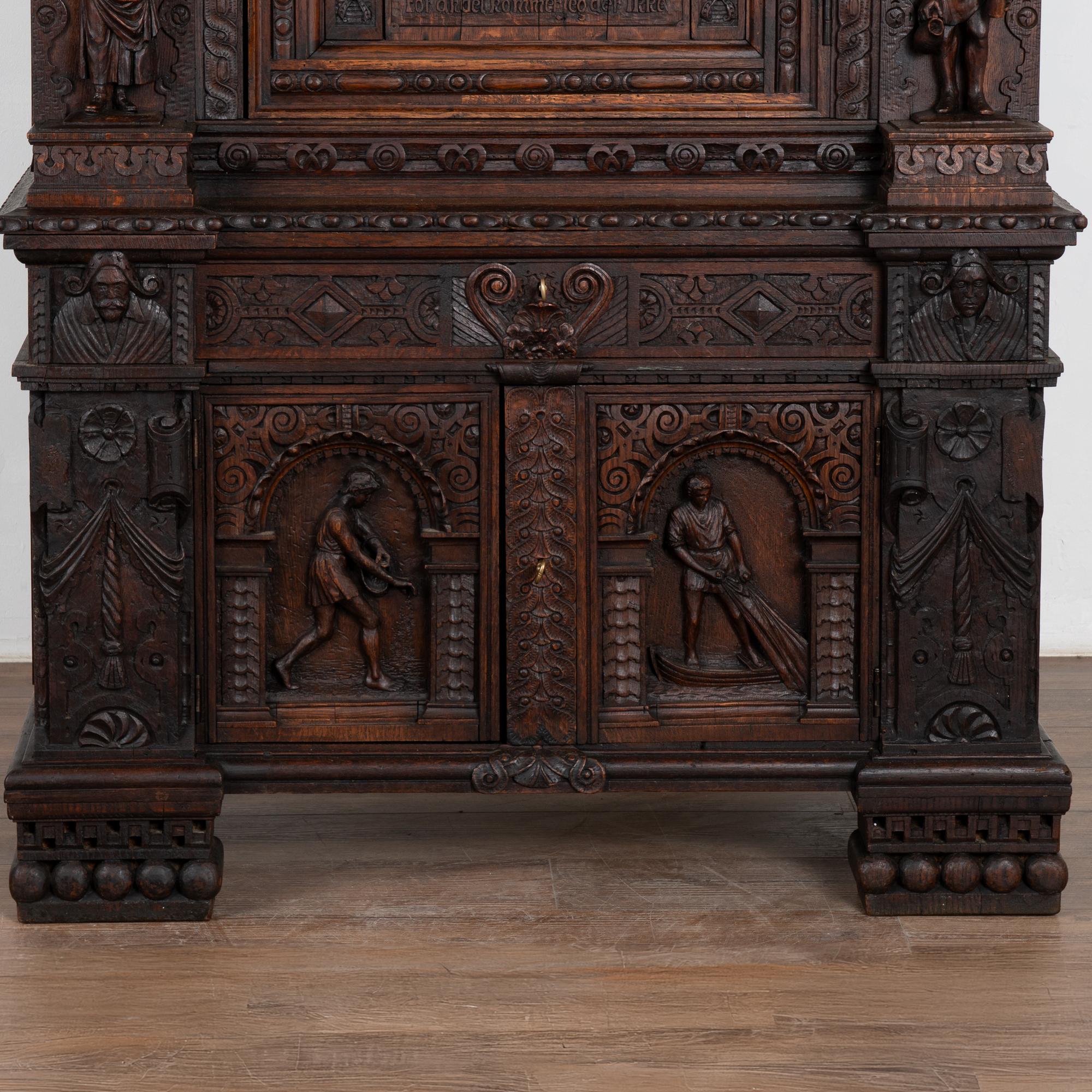 Barockes Schnitzkabinett aus Eiche, Schnapsschrank Bar aus Dänemark um 1860-80 6