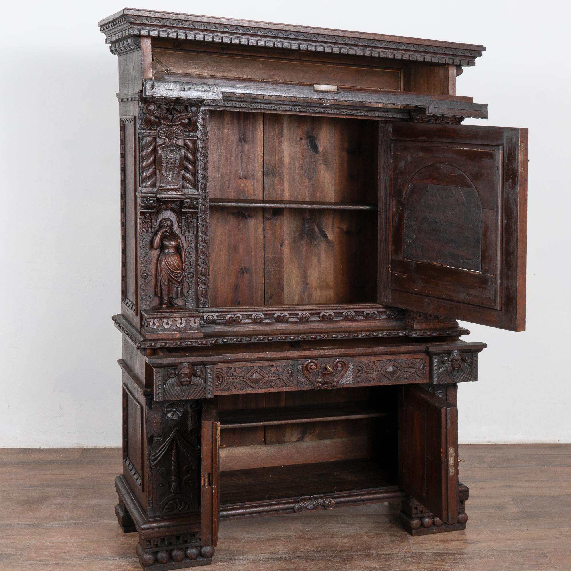 Barockes Schnitzkabinett aus Eiche, Schnapsschrank Bar aus Dänemark um 1860-80 (Dänisch)