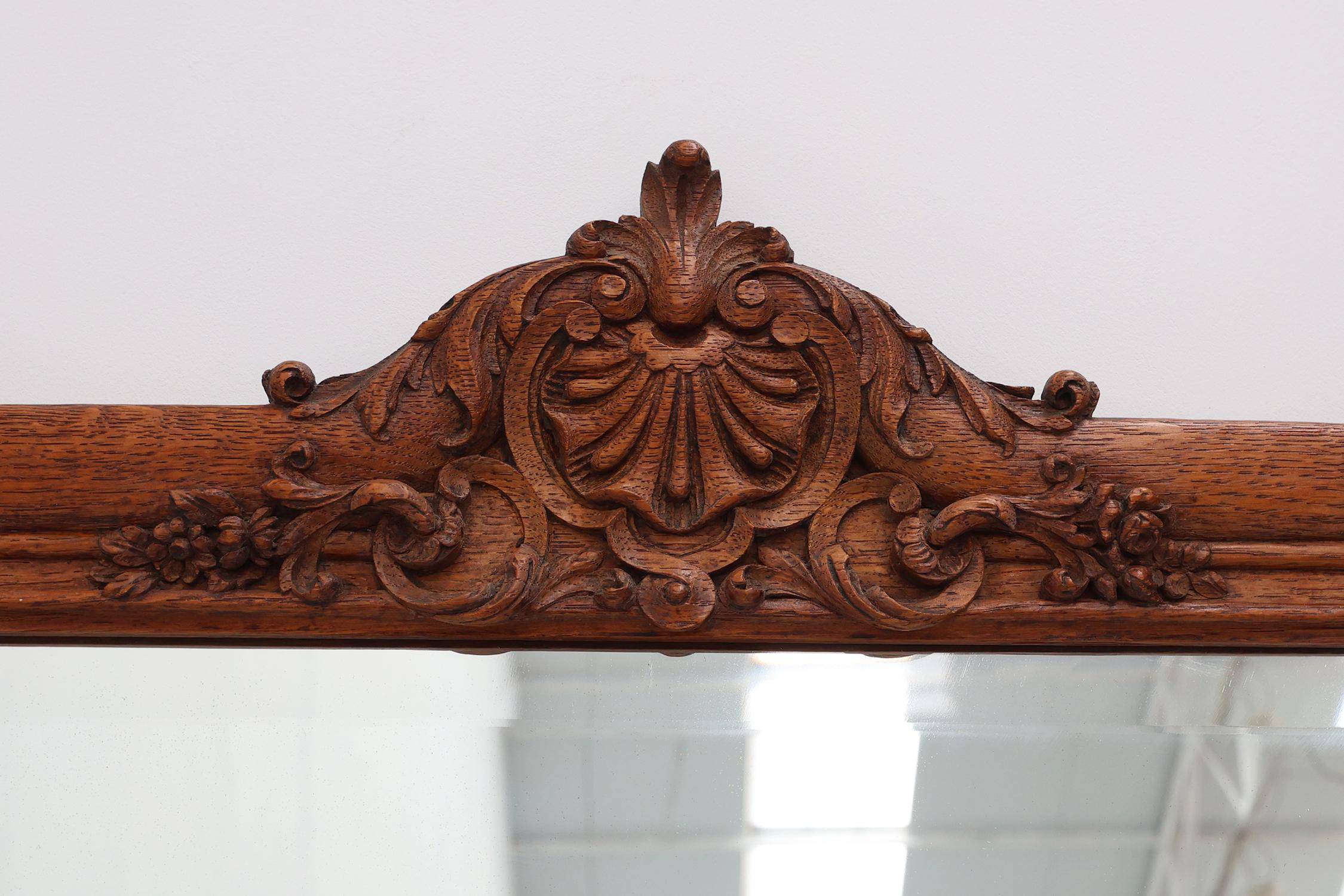 Barocker, geschnitzter, abgeschrägter Holzspiegel im Louis-XV-Stil, Frankreich um 1900 (Französisch) im Angebot