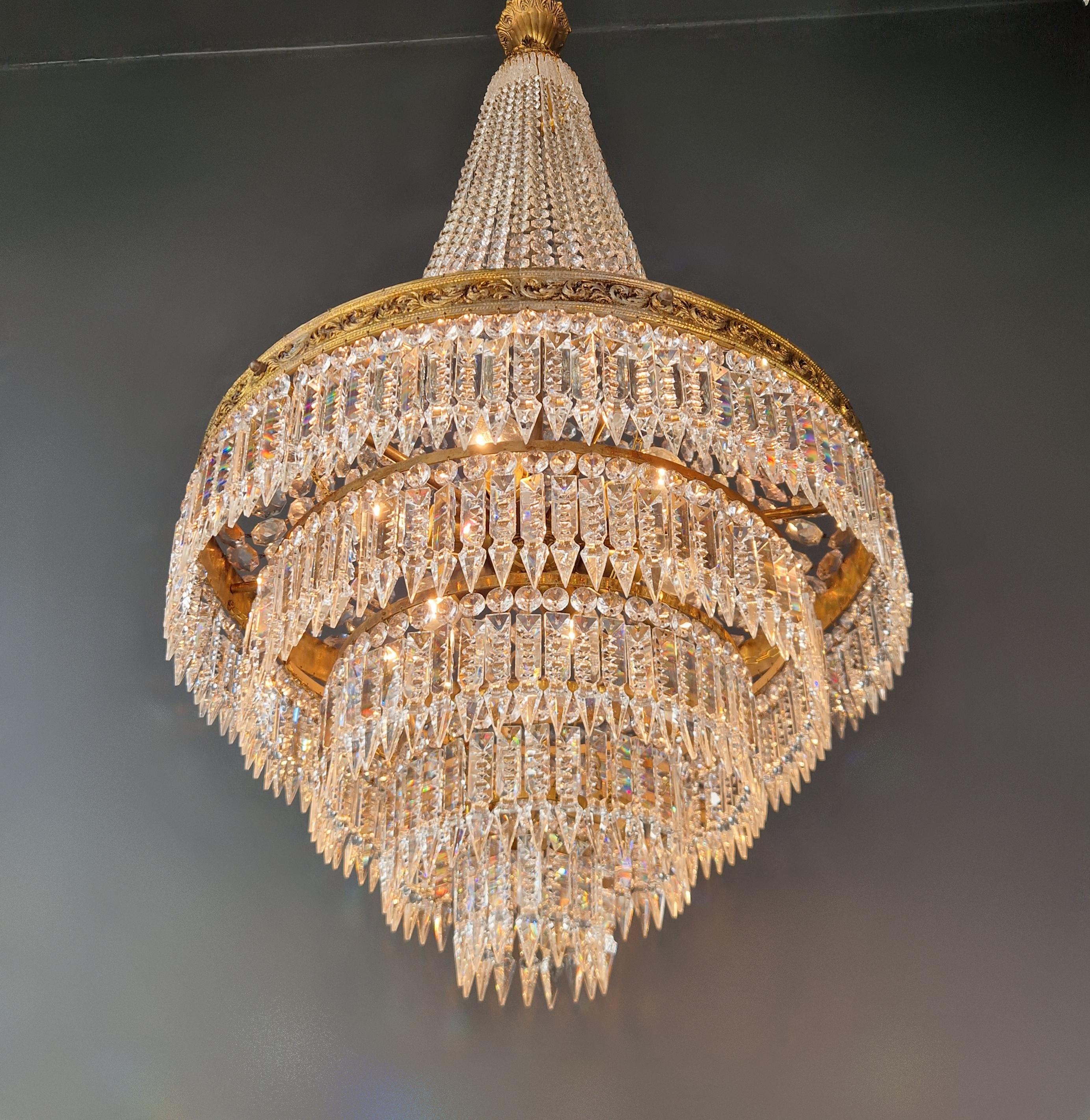 Baroque Chandelier Crystal Empire Brass Sac a Pearl Lustre Ceiling Antique For Sale 4