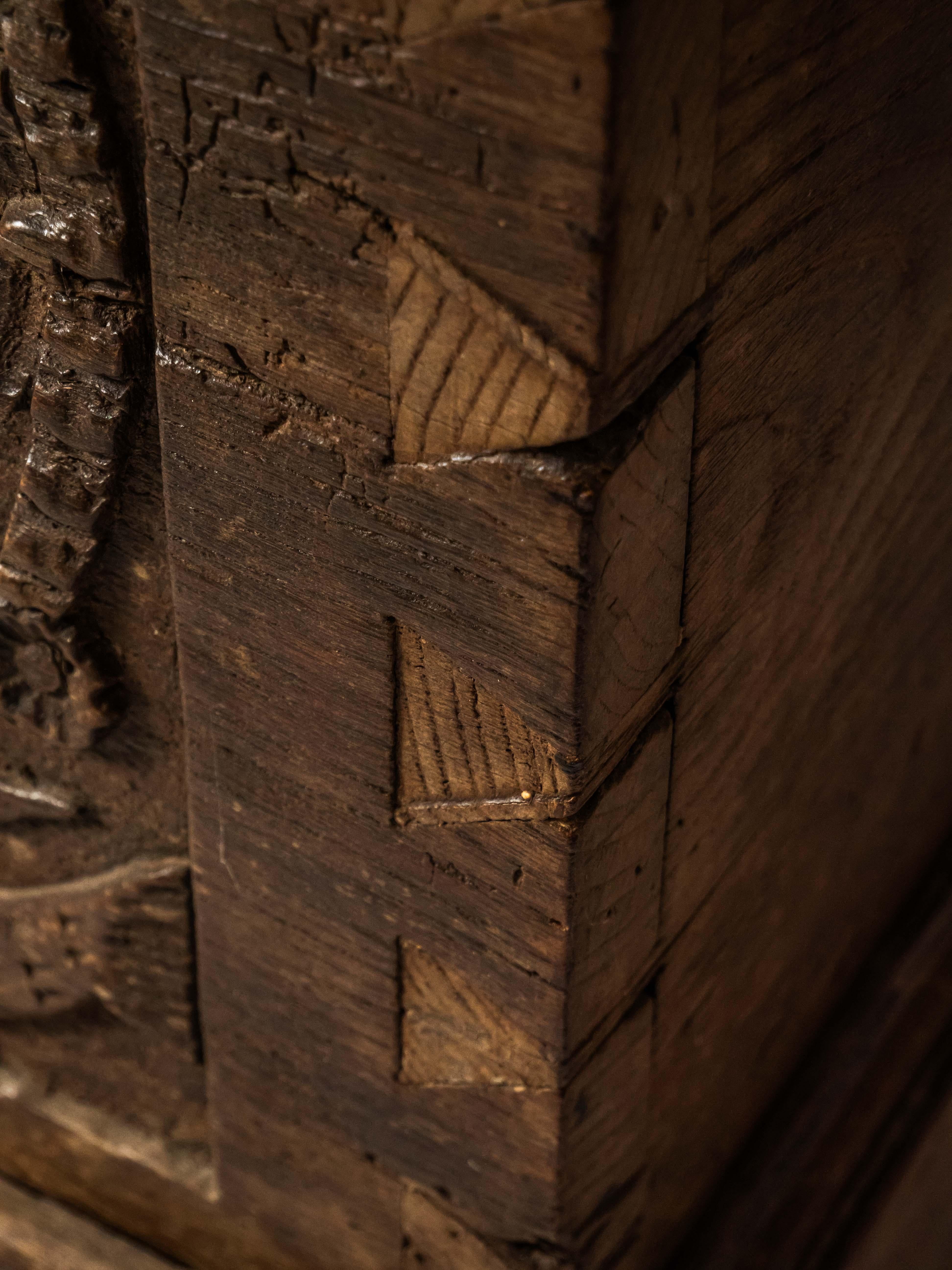 Baroque chest from the 18th century For Sale 4