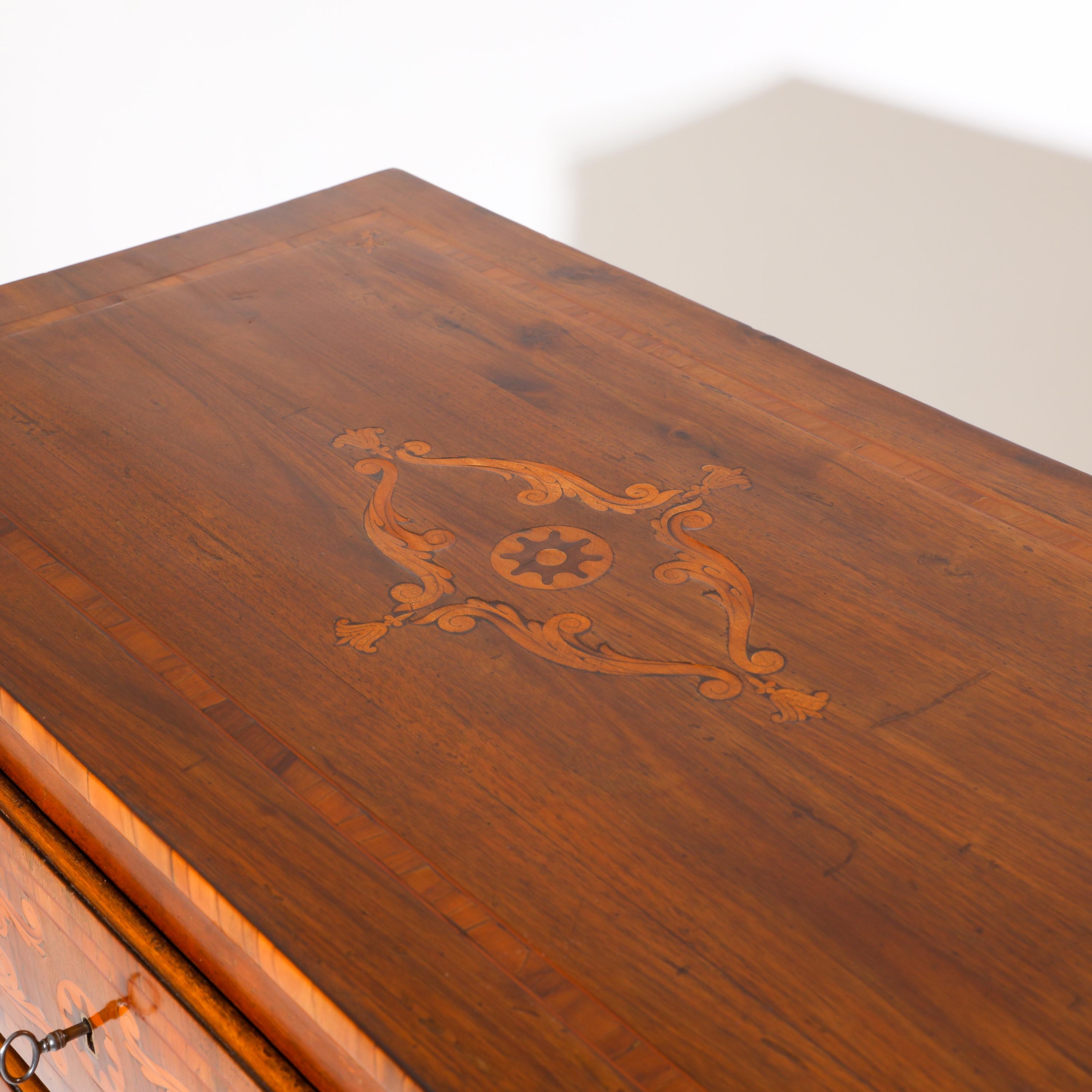 Baroque Chest of Drawers, 18th Century (Walnuss)