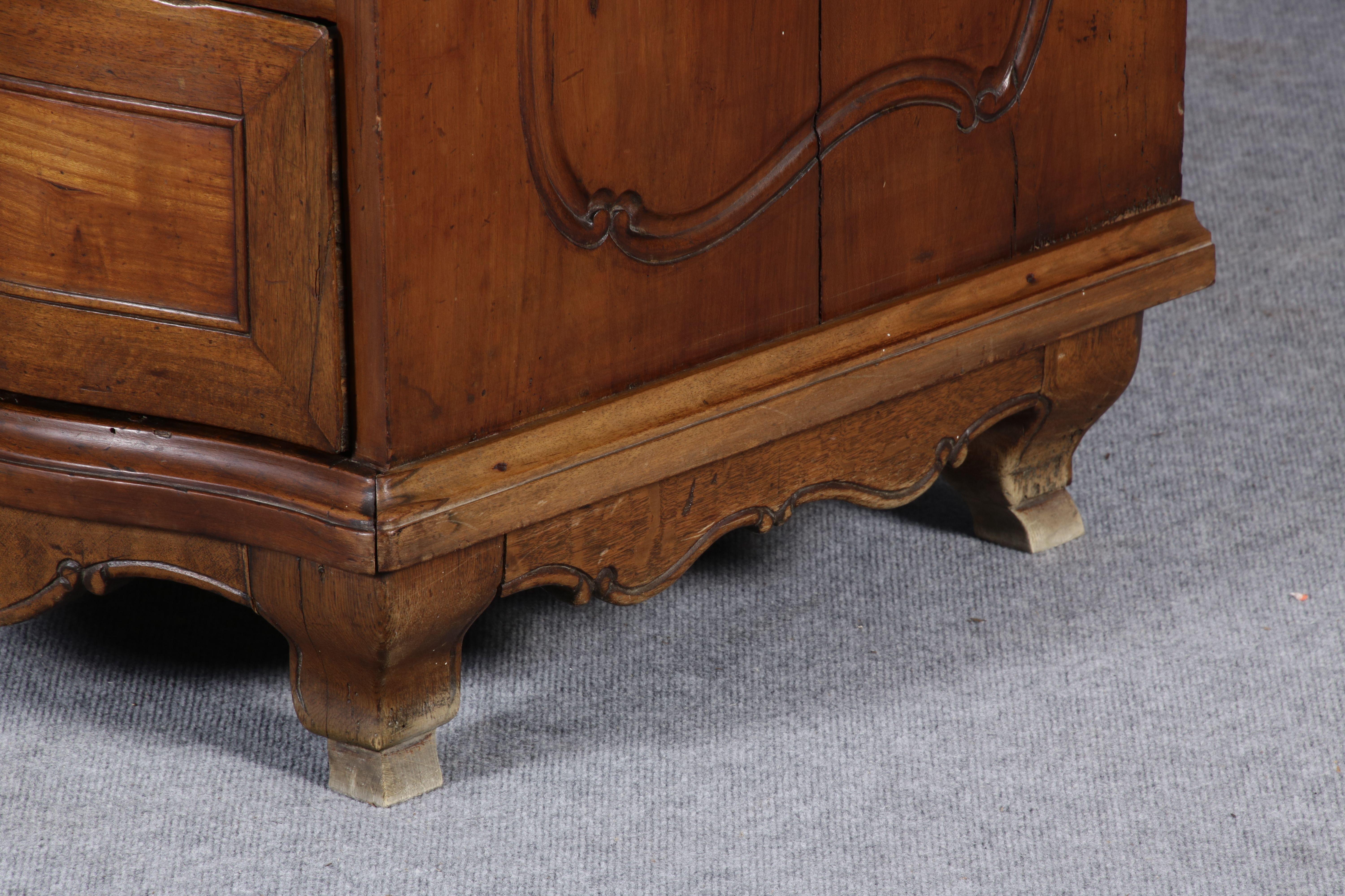 Baroque Chest of Drawers, 18th Century Walnut 5