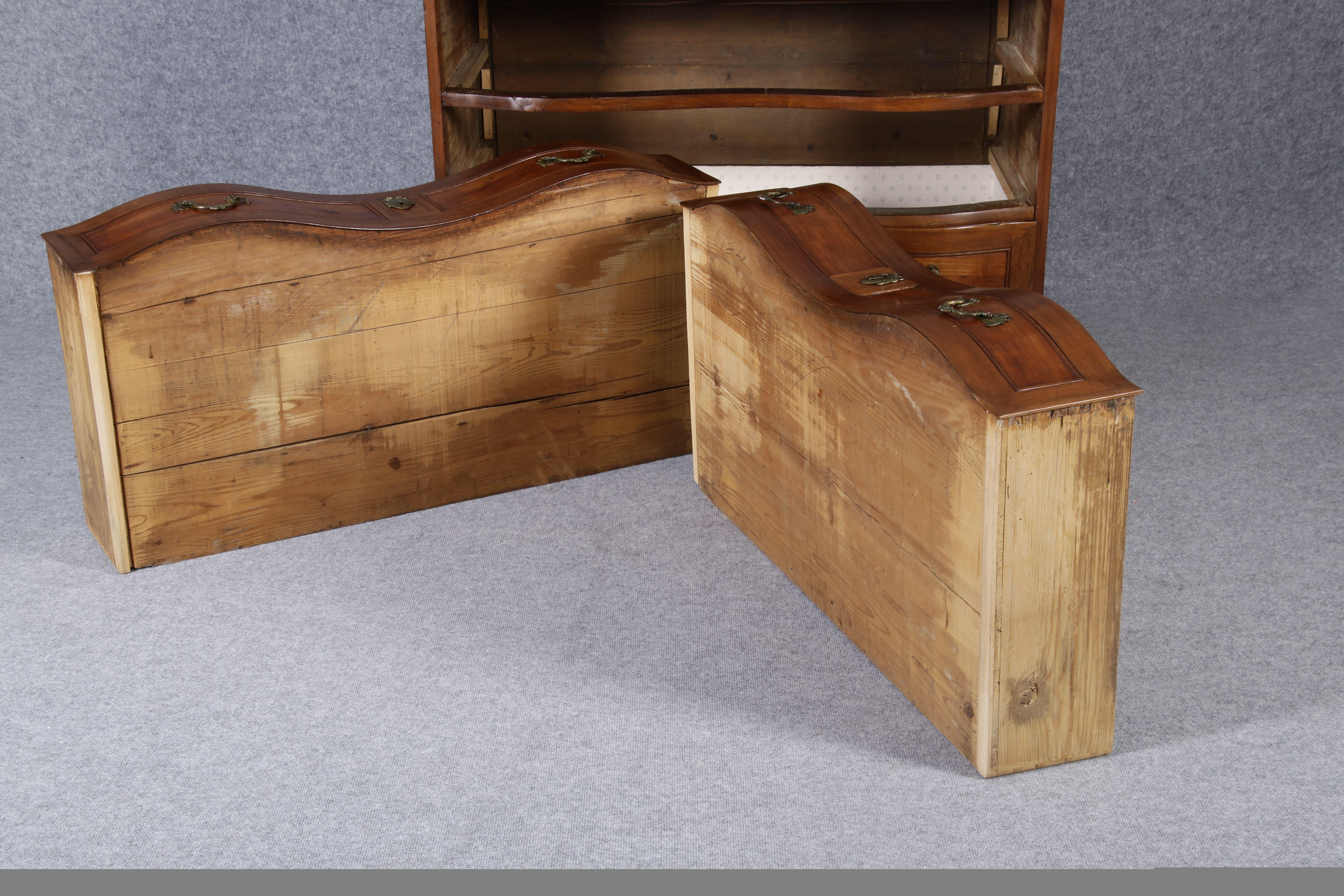 Baroque Chest of Drawers, 18th Century Walnut 12