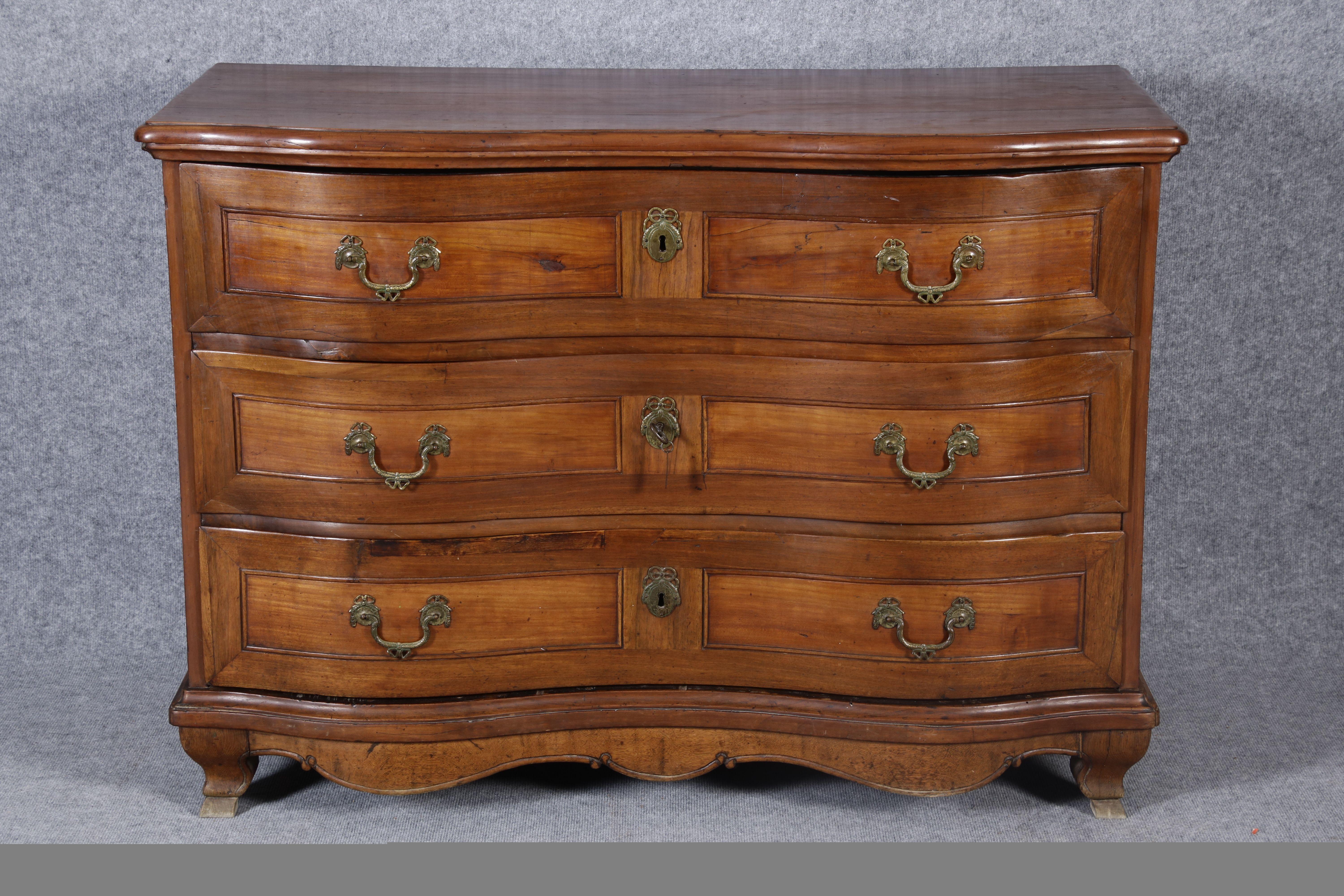 Baroque Chest of Drawers, 18th Century Walnut 14