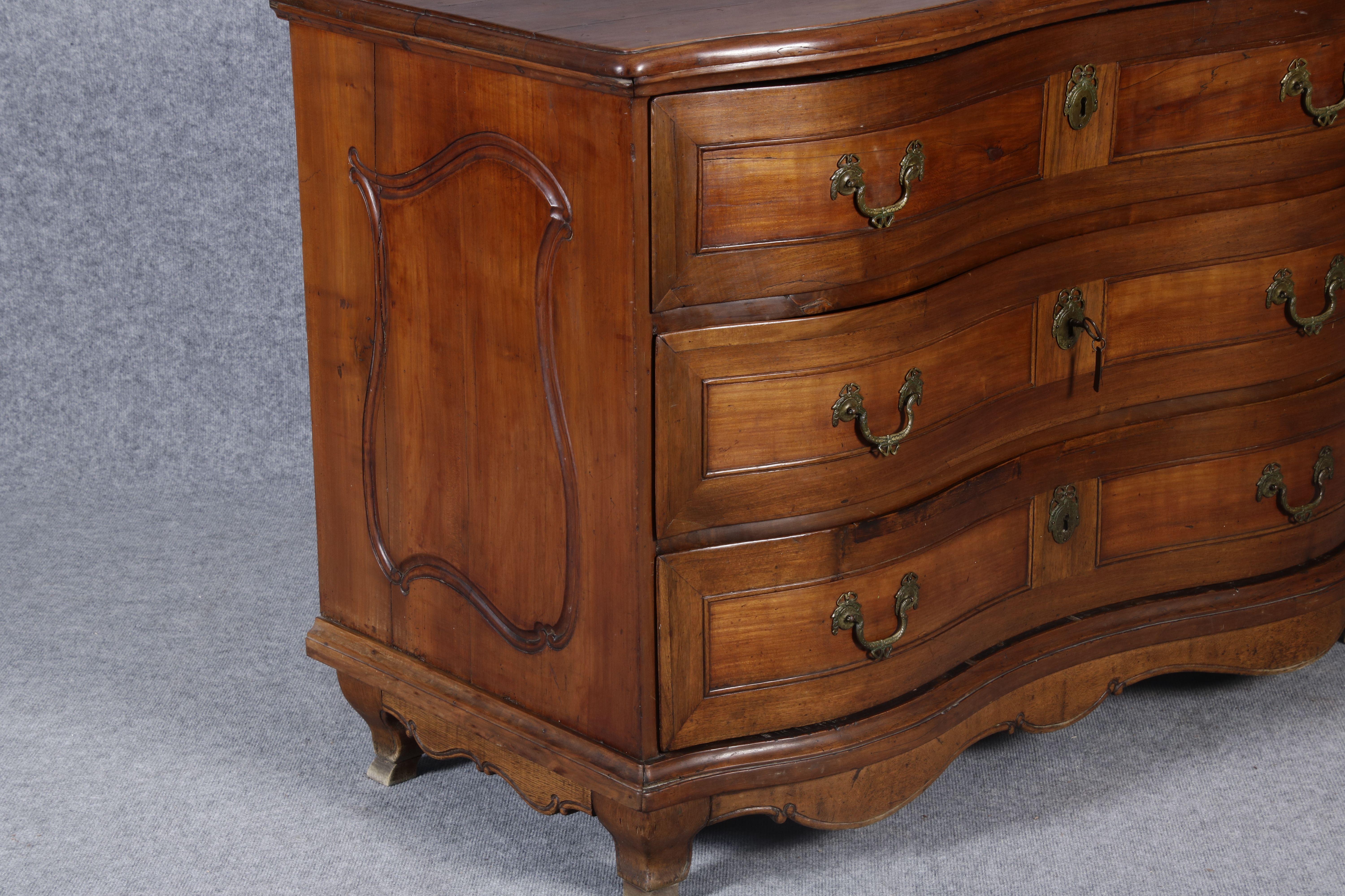 Baroque Chest of Drawers, 18th Century Walnut 4