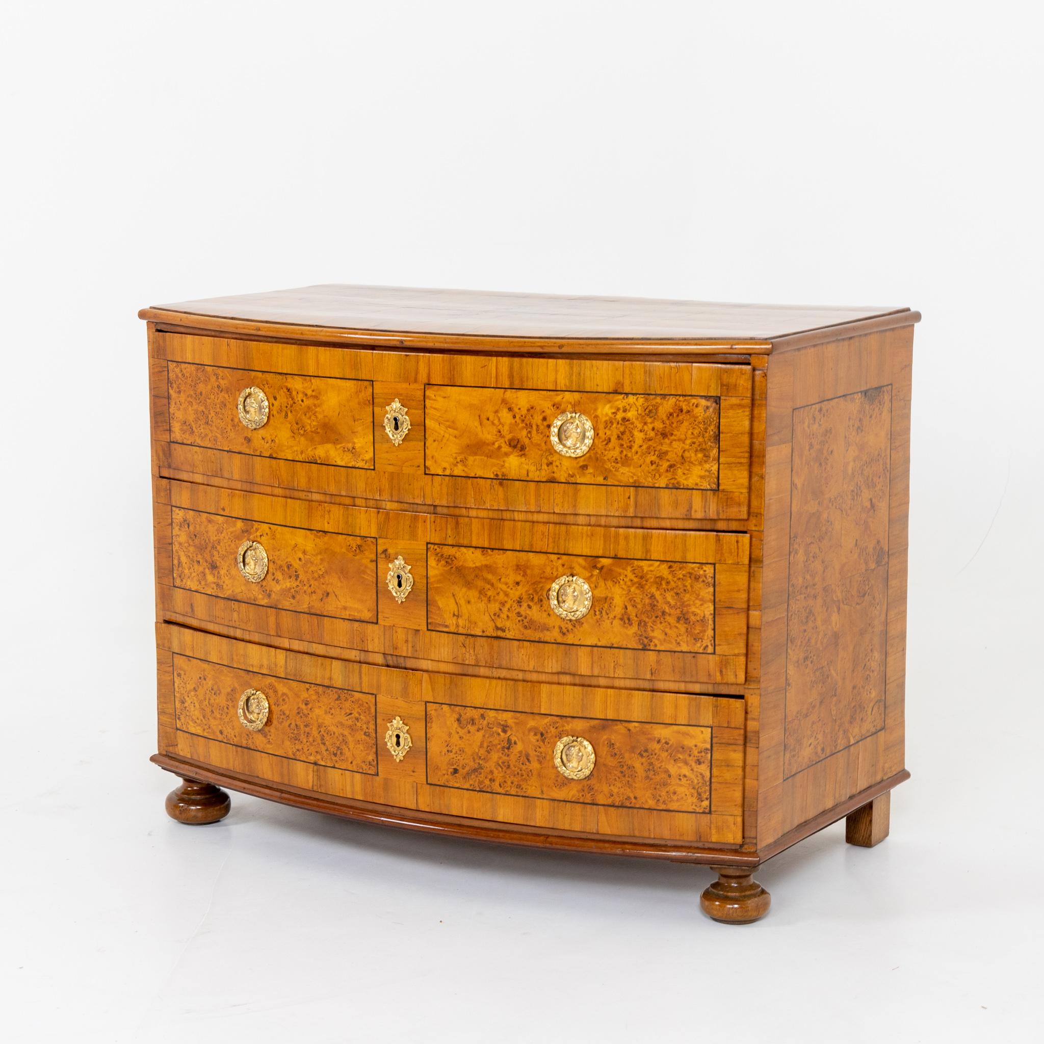 Baroque Chest of Drawers, Central Germany, 18th Century In Good Condition For Sale In Greding, DE