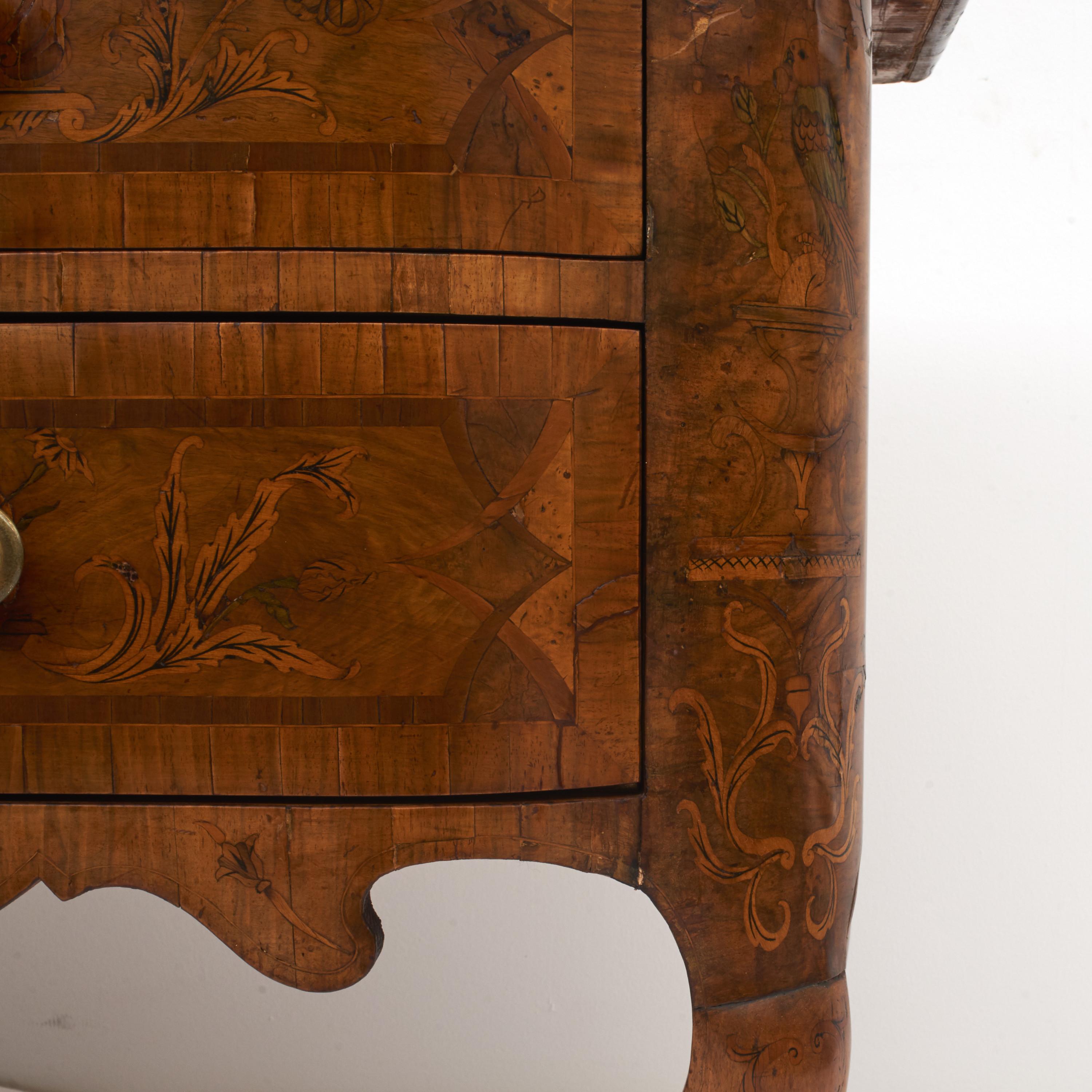 Baroque Chest of Drawers Walnut veneer with Marquetry Deco. Castle Furniture For Sale 2