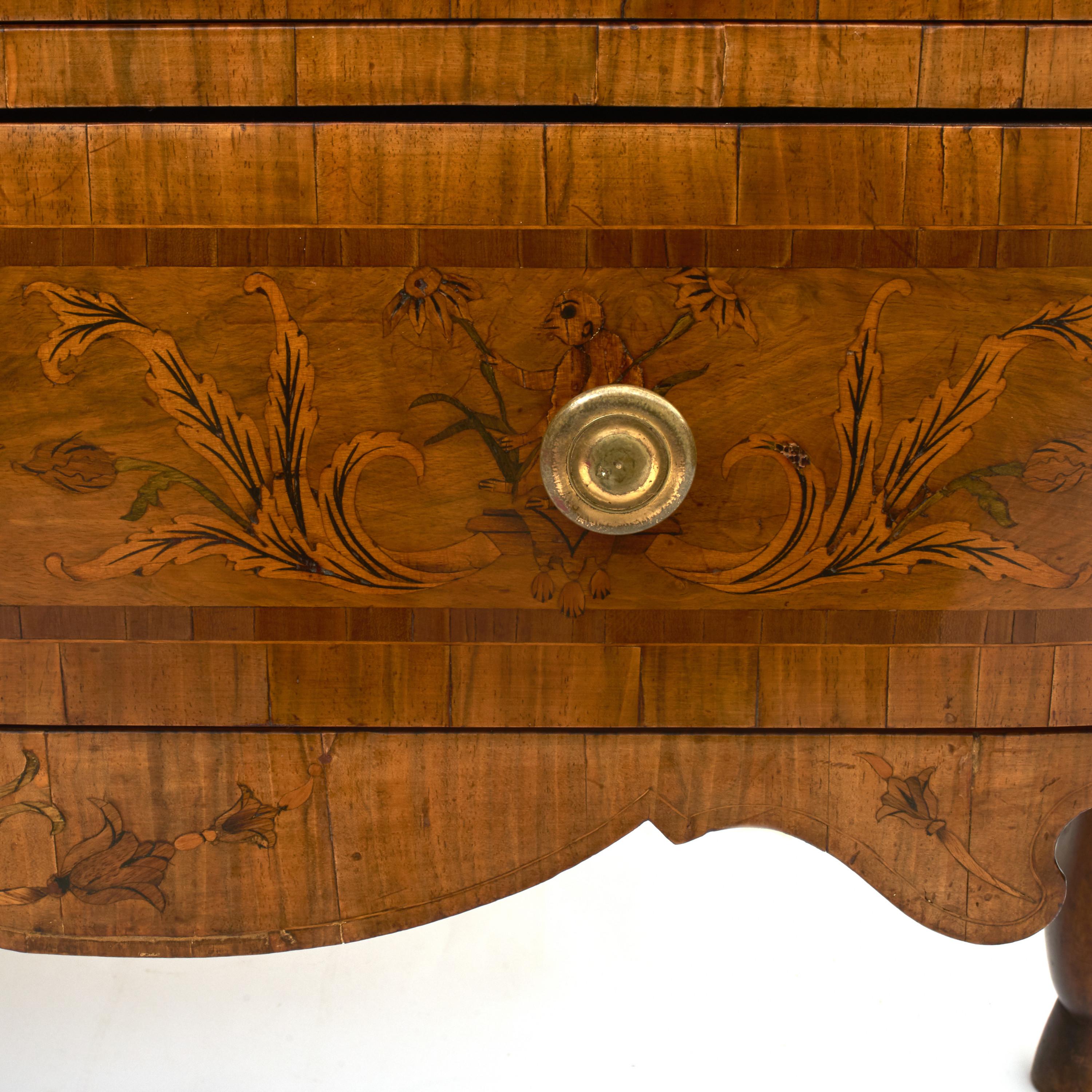 Mid-18th Century Baroque Chest of Drawers Walnut veneer with Marquetry Deco. Castle Furniture For Sale