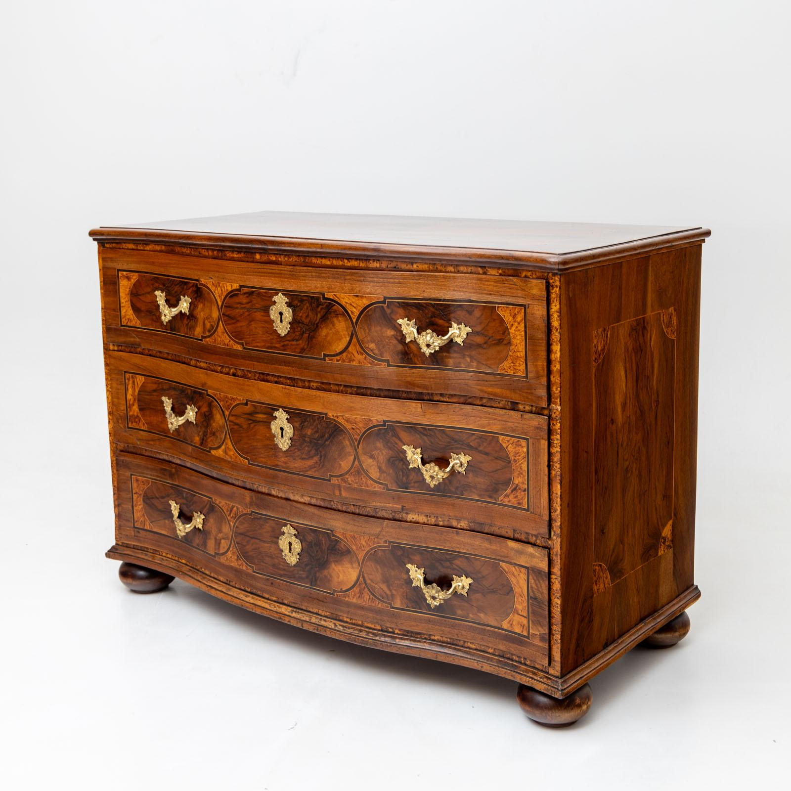 Baroque Chest of Drawers in Walnut, Inlaywork and Bronze fittings, Mid-18th C. In Good Condition For Sale In Greding, DE