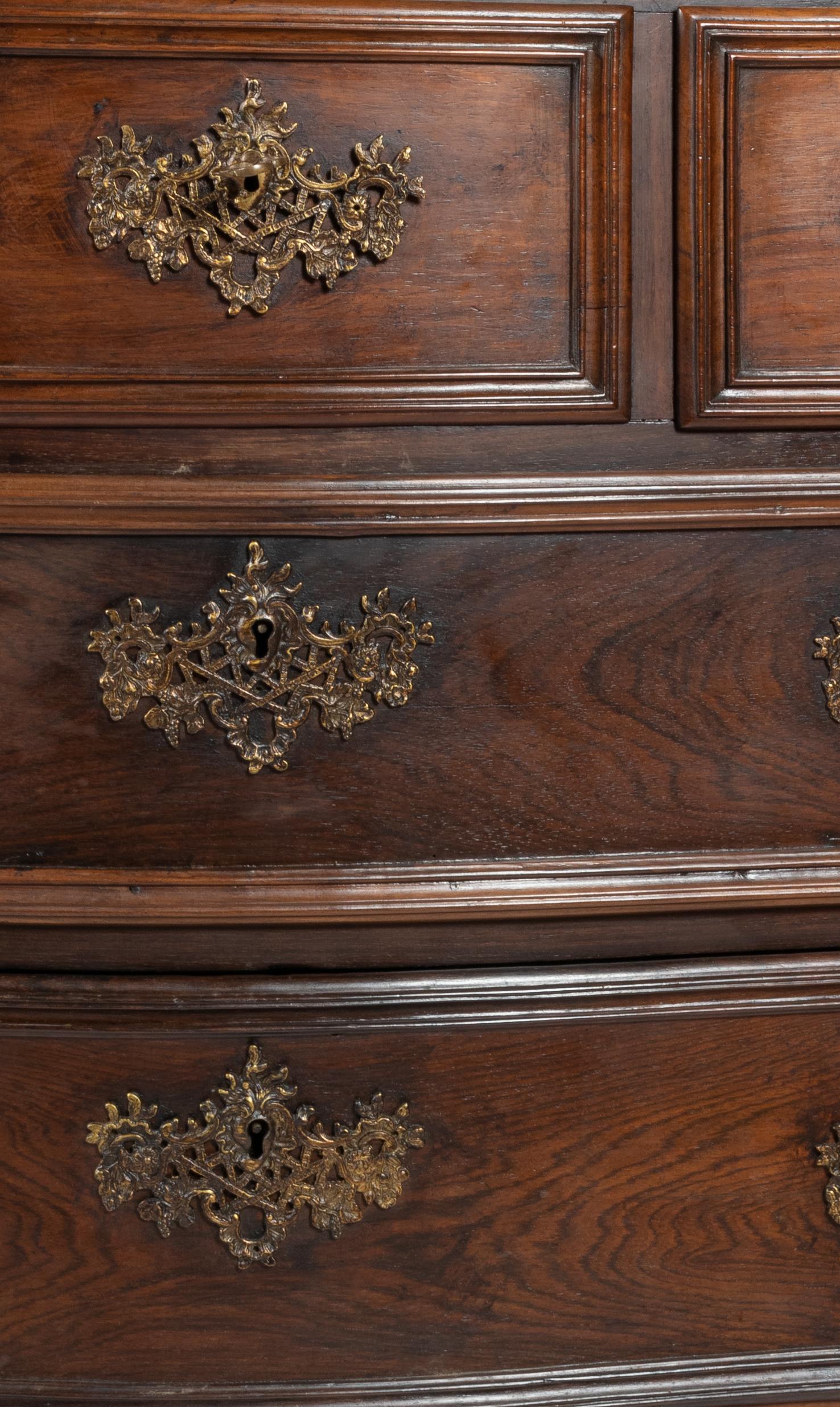 Baroque Chest Of Drawers, Portugal, 18th Century For Sale 4