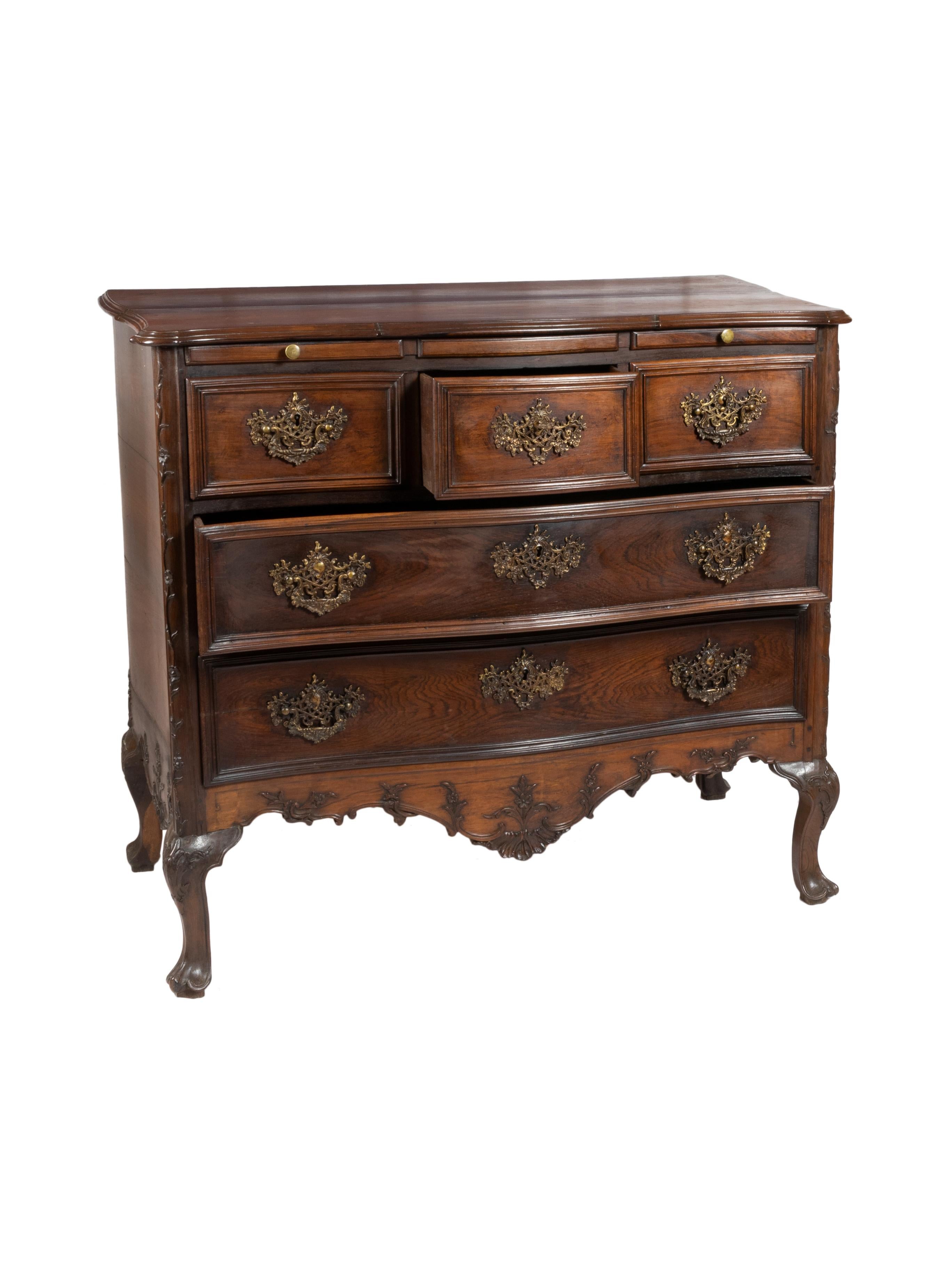 Baroque Chest Of Drawers, Portugal, 18th Century In Excellent Condition For Sale In Lisbon, PT