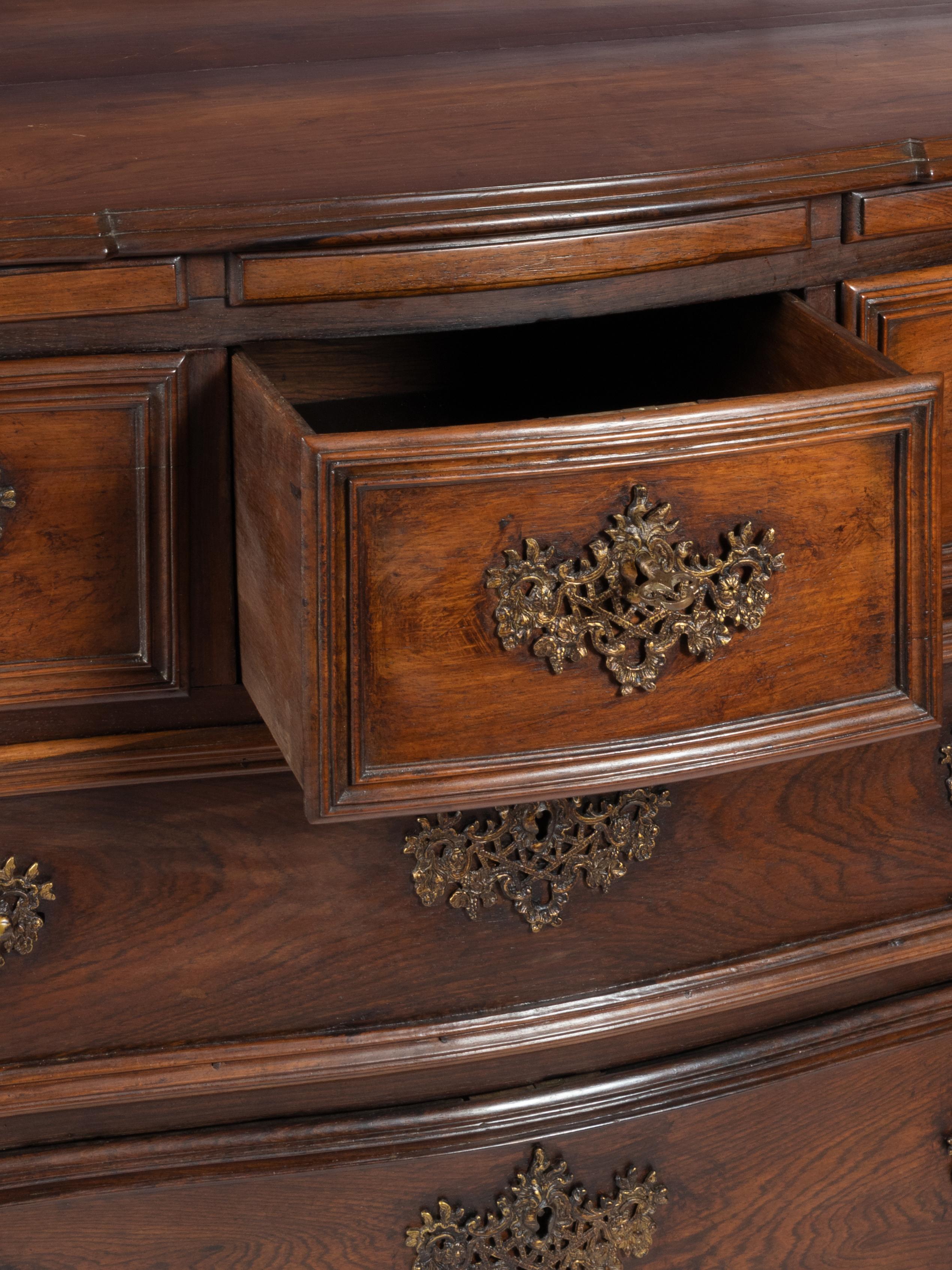Baroque Chest Of Drawers, Portugal, 18th Century For Sale 1