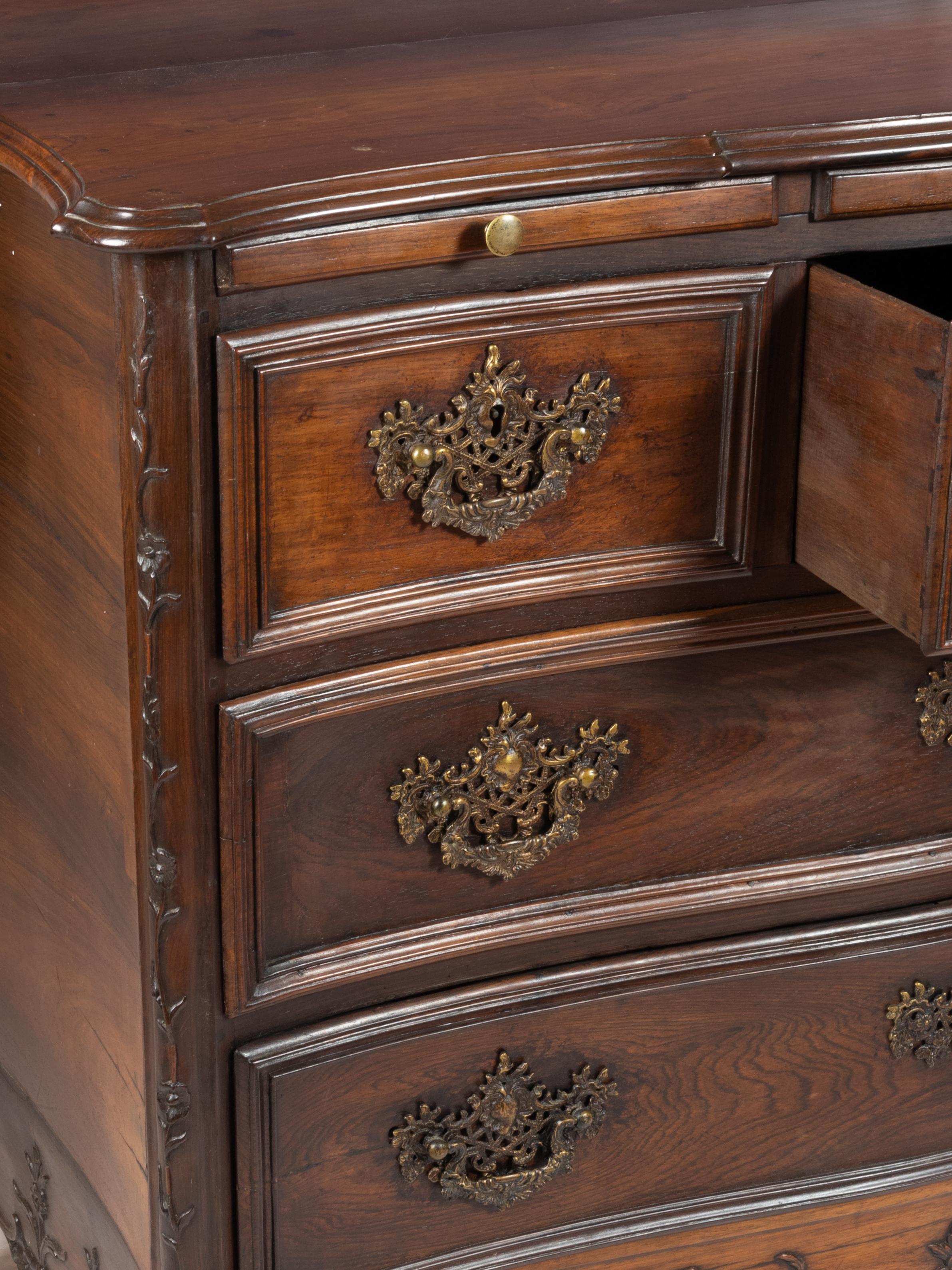 Baroque Chest Of Drawers, Portugal, 18th Century For Sale 2