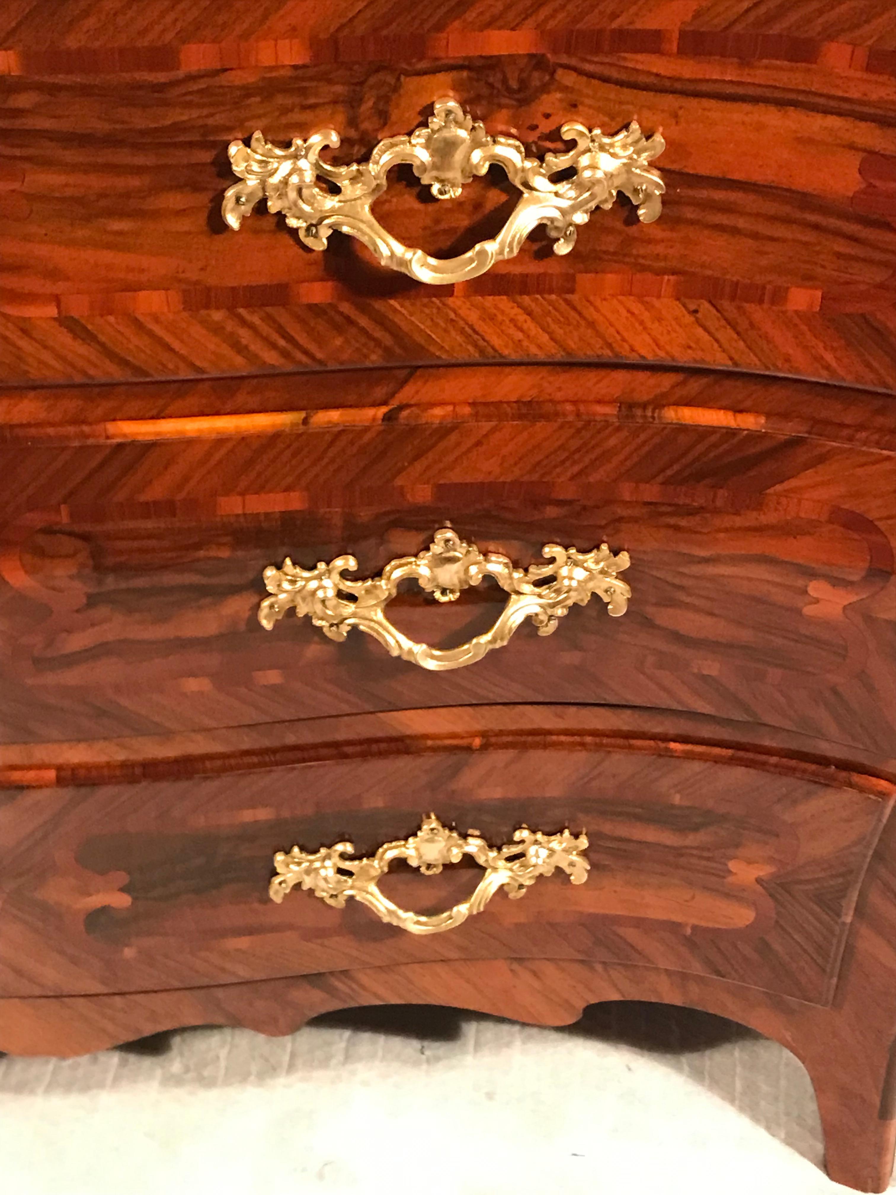 Intarsio Baroque Chest of Drawers, South German 1740-50 in vendita