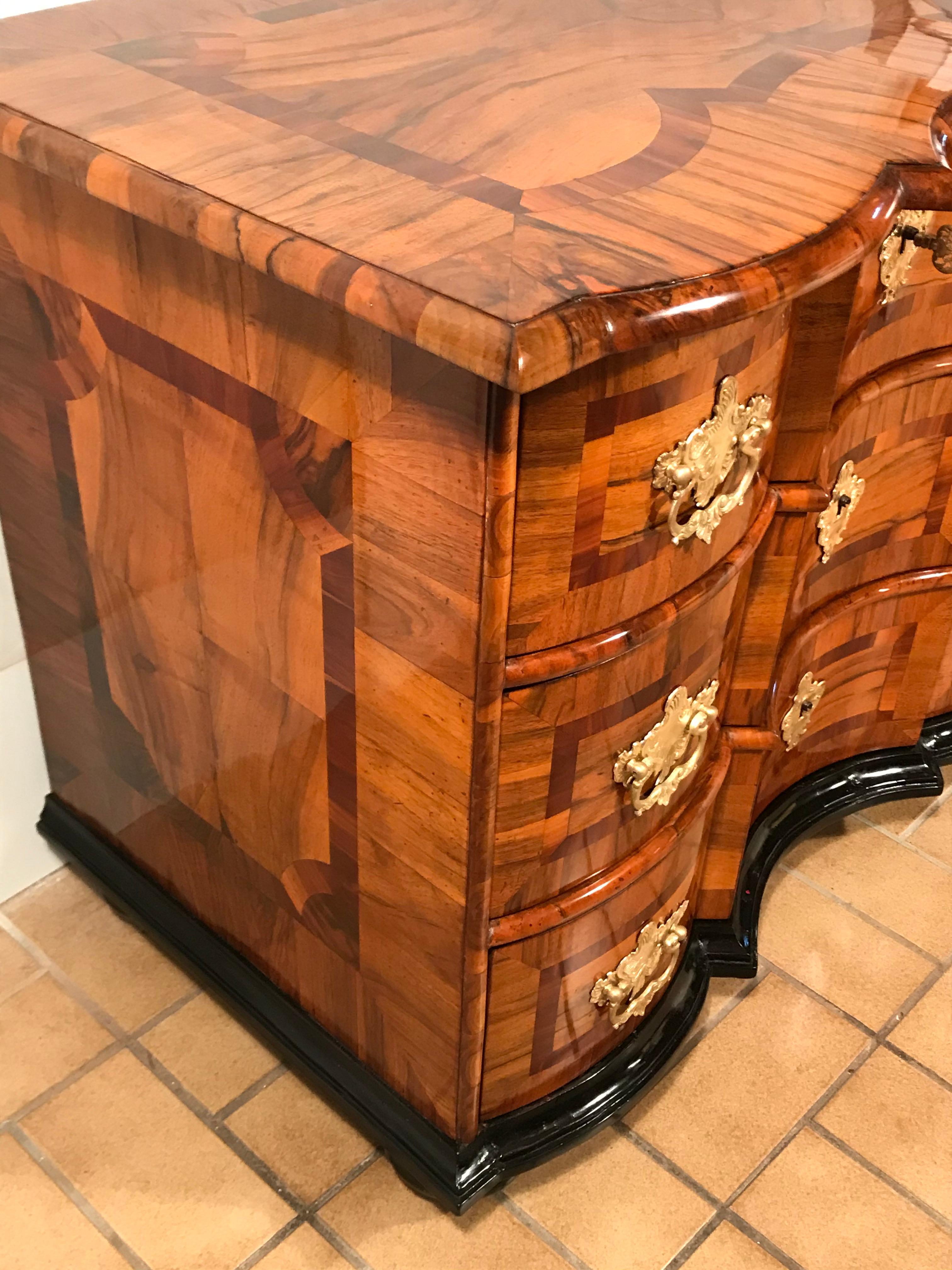 Baroque Chest of Drawers, South Germany, 1750, Walnut Veneer. 1